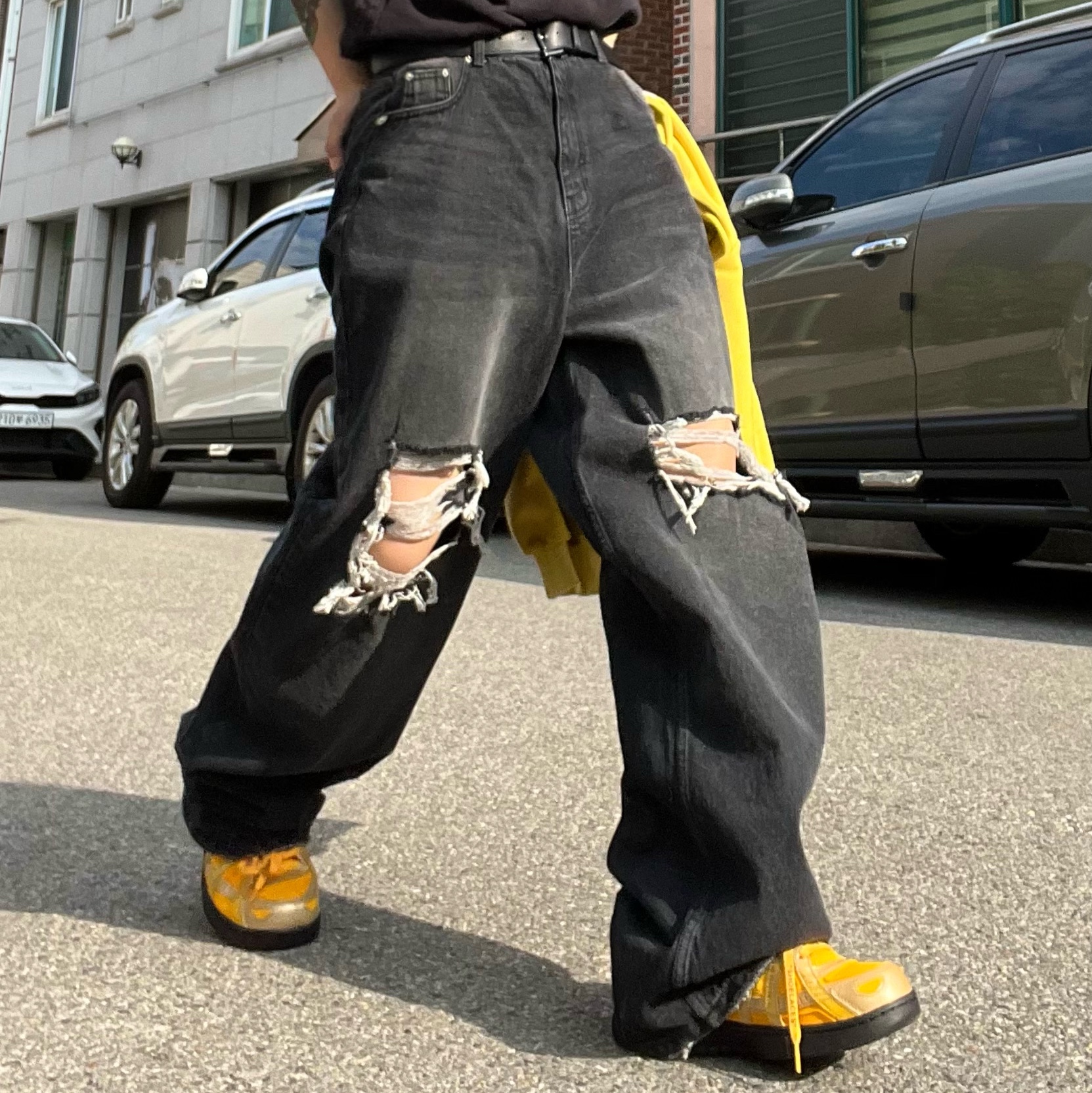 Nike x Off-White Air Rubber Dunk University Gold 착용 스타일 - 2