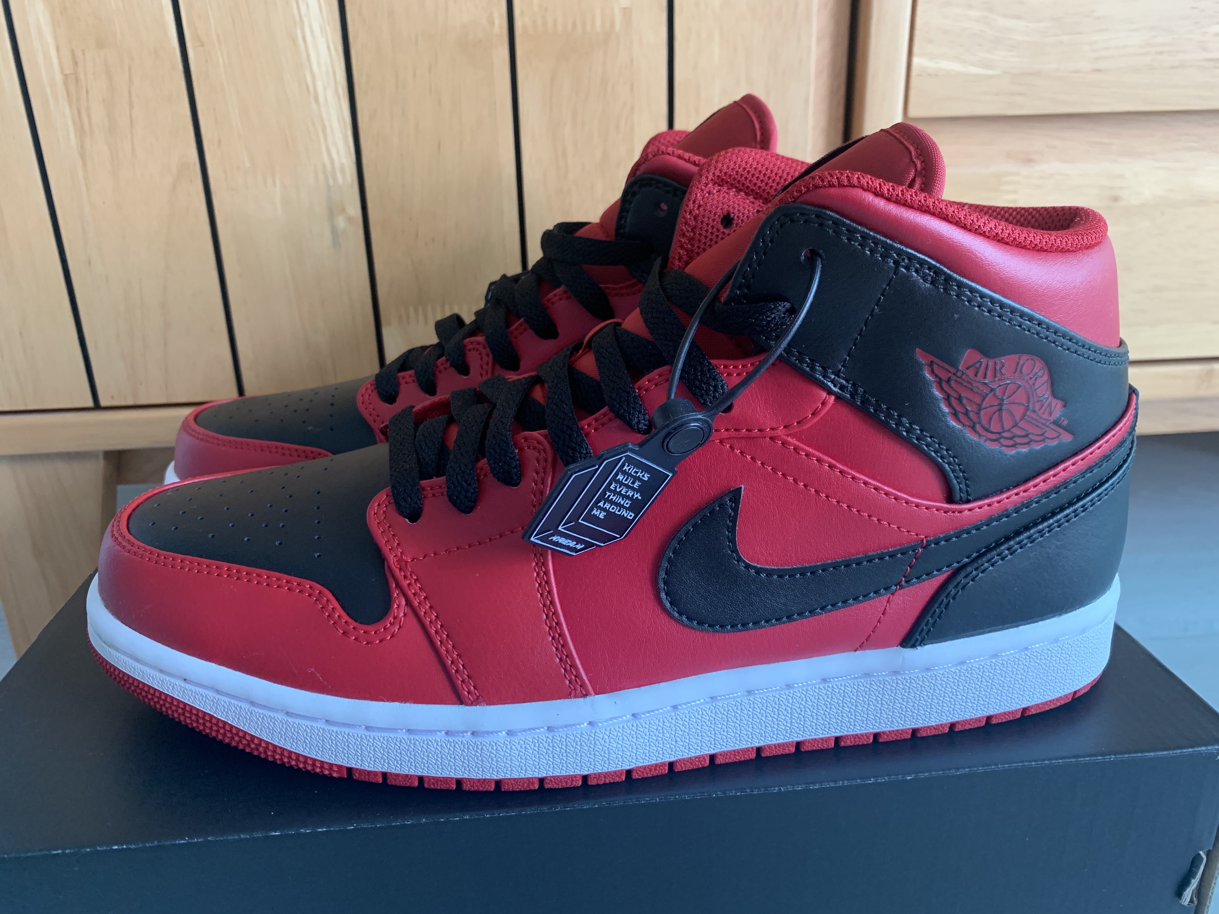 Jordan 1 Mid Reverse Bred 착용 스타일 - 2