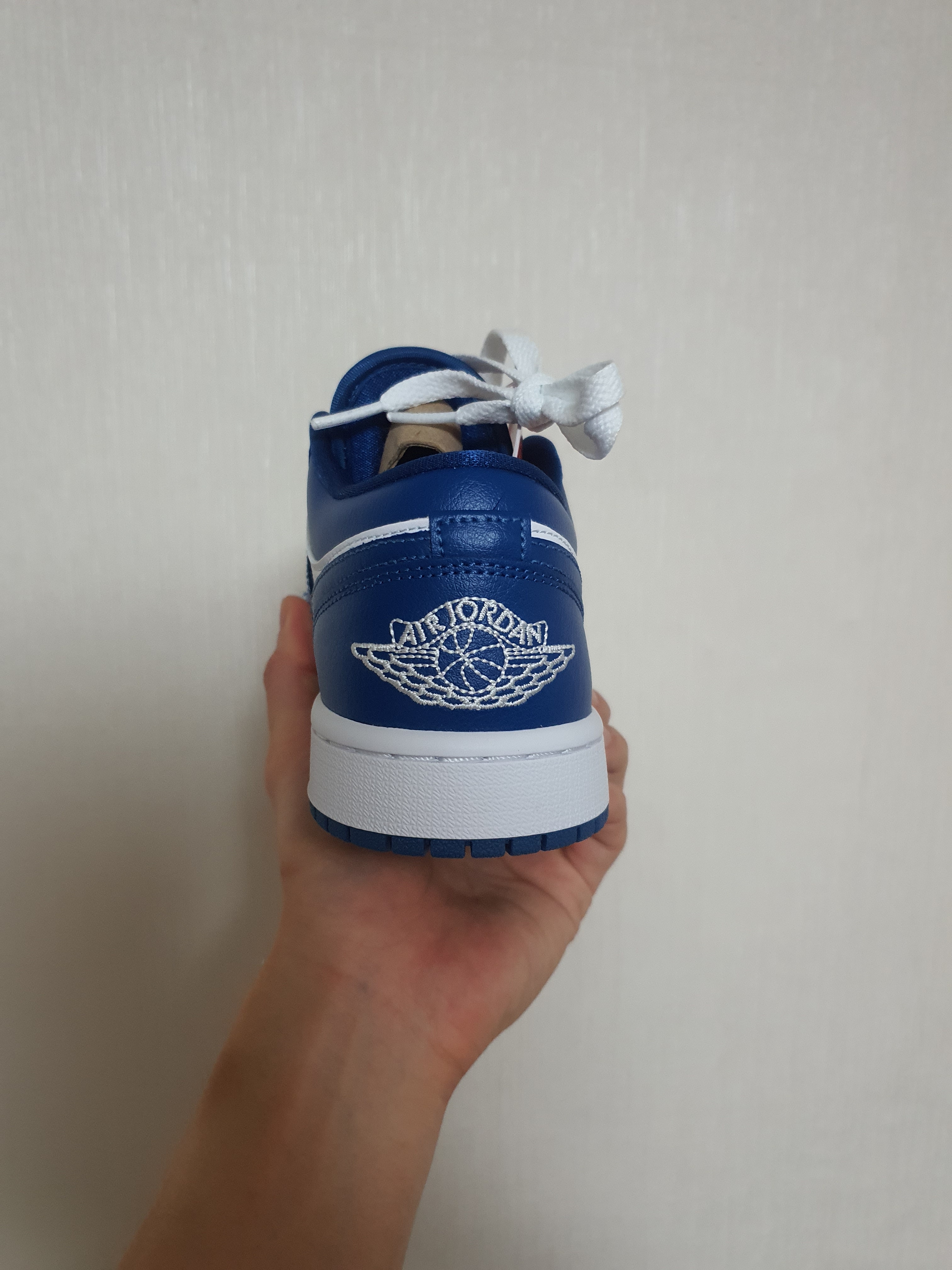 (W) Jordan 1 Low White Dark Marina Blue 착용 스타일 - 4