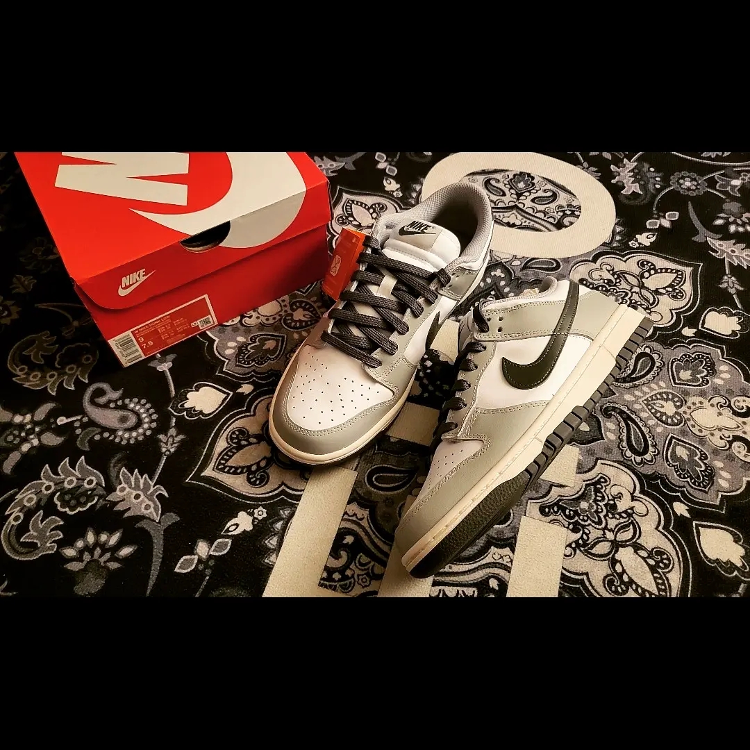 (W) Nike Dunk Low Light Smoke Grey 착용 스타일 - 1