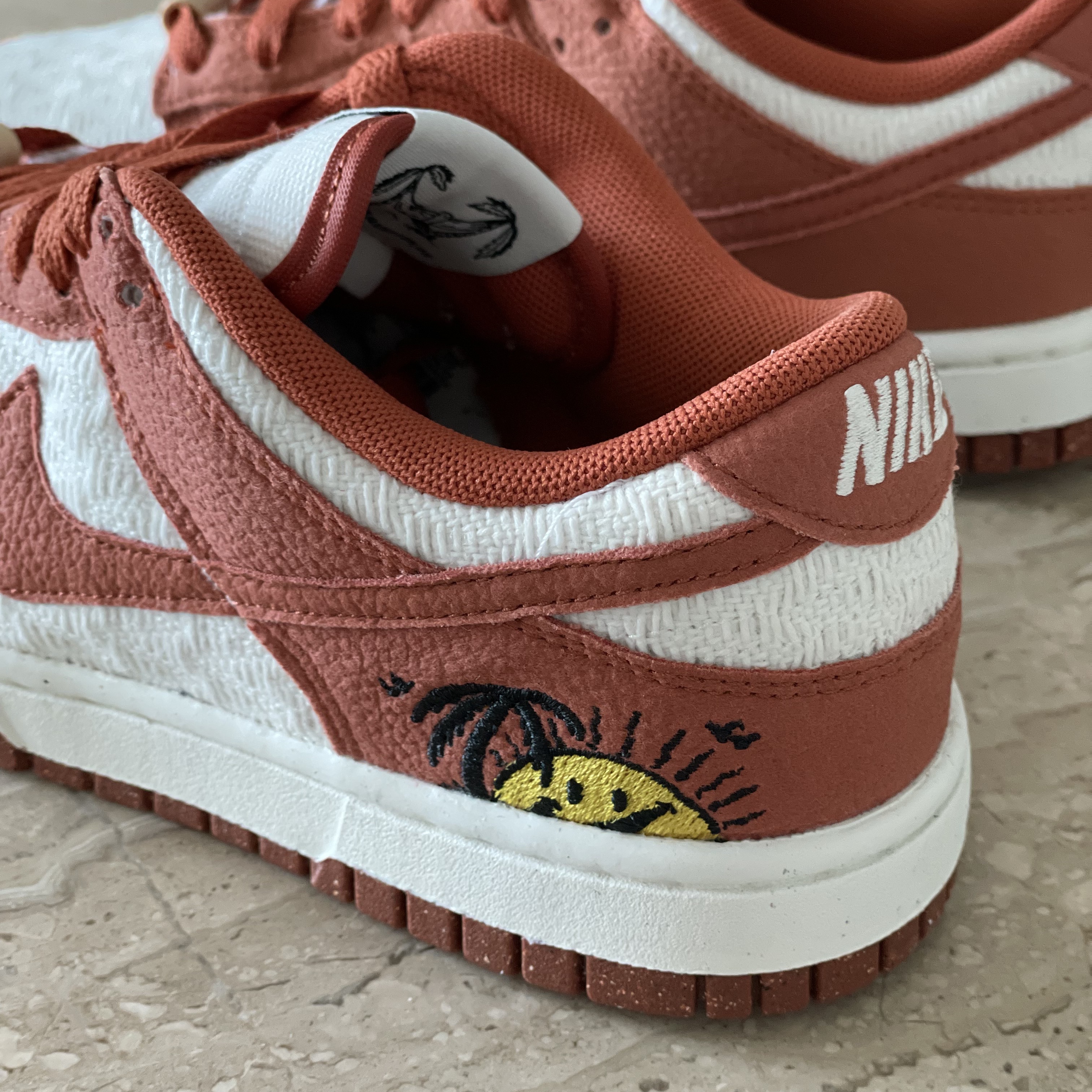 (W) Nike Dunk Low SE Sun Club Burnt Sunrise 착용 스타일 - 2