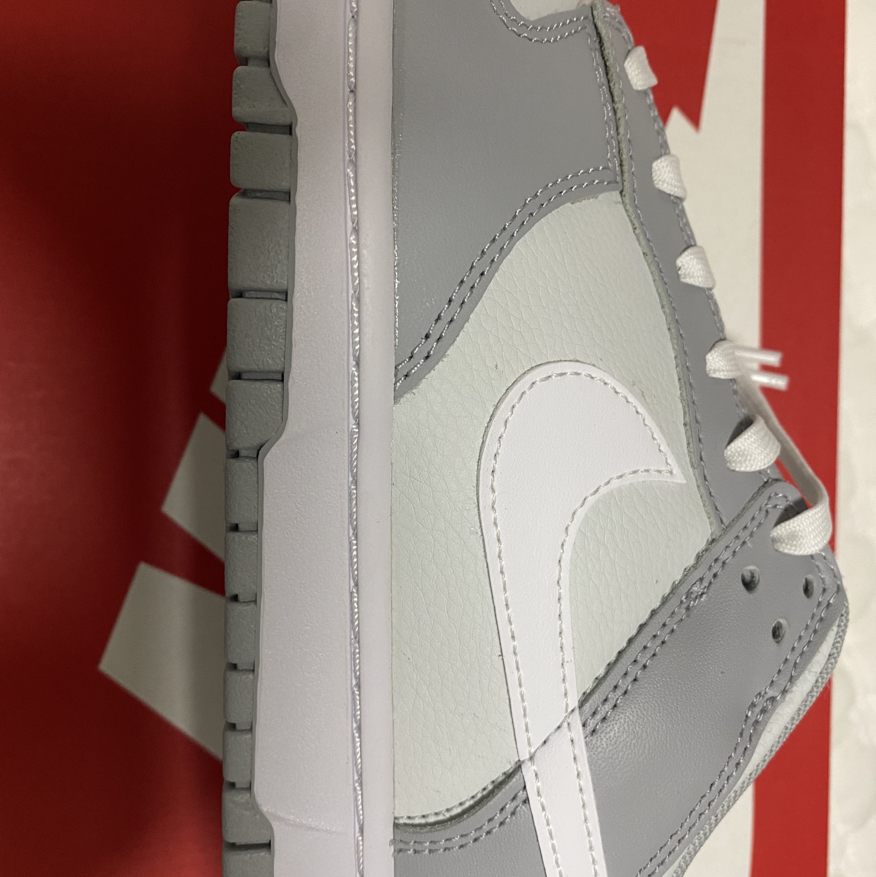 Nike Dunk Low Retro Wolf Grey 착용 스타일 - 2