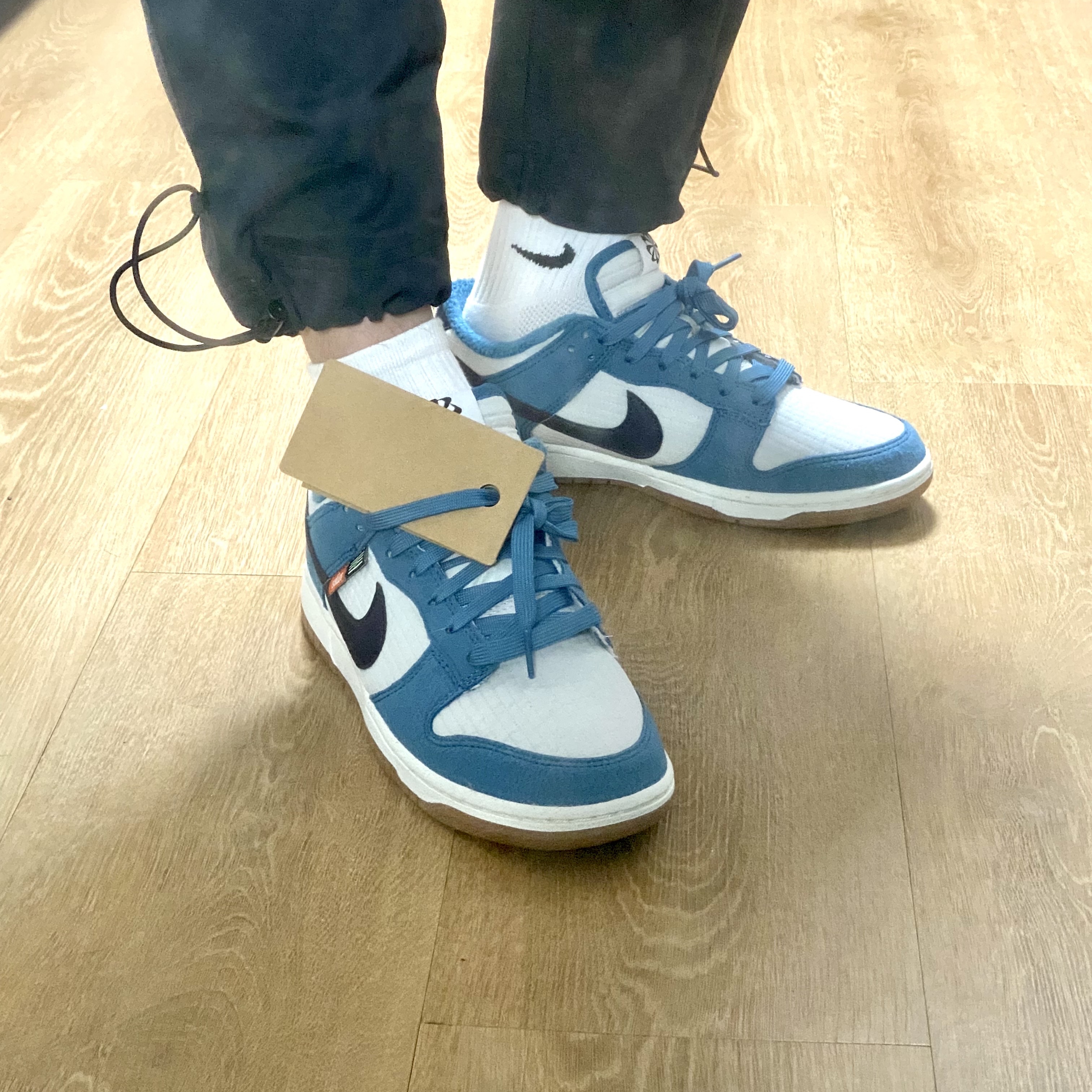 Adidas Yeezy 700 V3 Mono Safflower, Nike Dunk Low Retro Next Nature Riftblue 착용 스타일 - 2