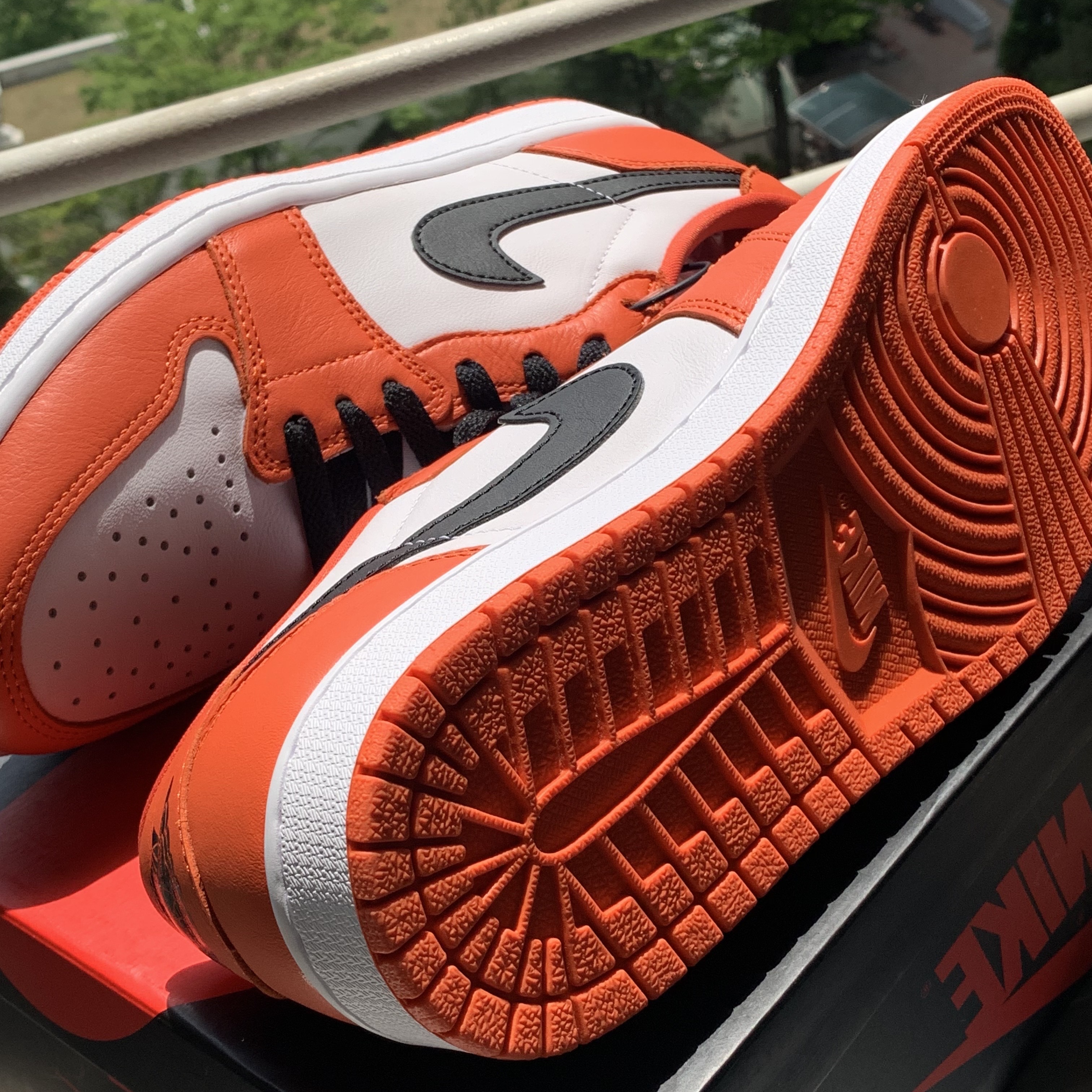 Jordan 1 Low OG Starfish 착용 스타일