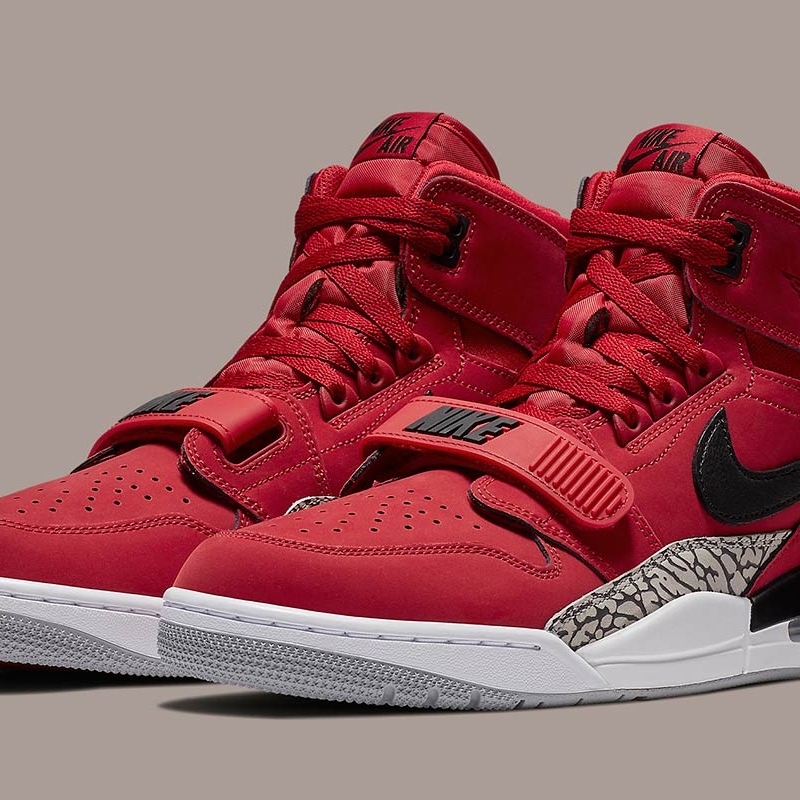 Jordan Legacy 312 Toro 착용 스타일