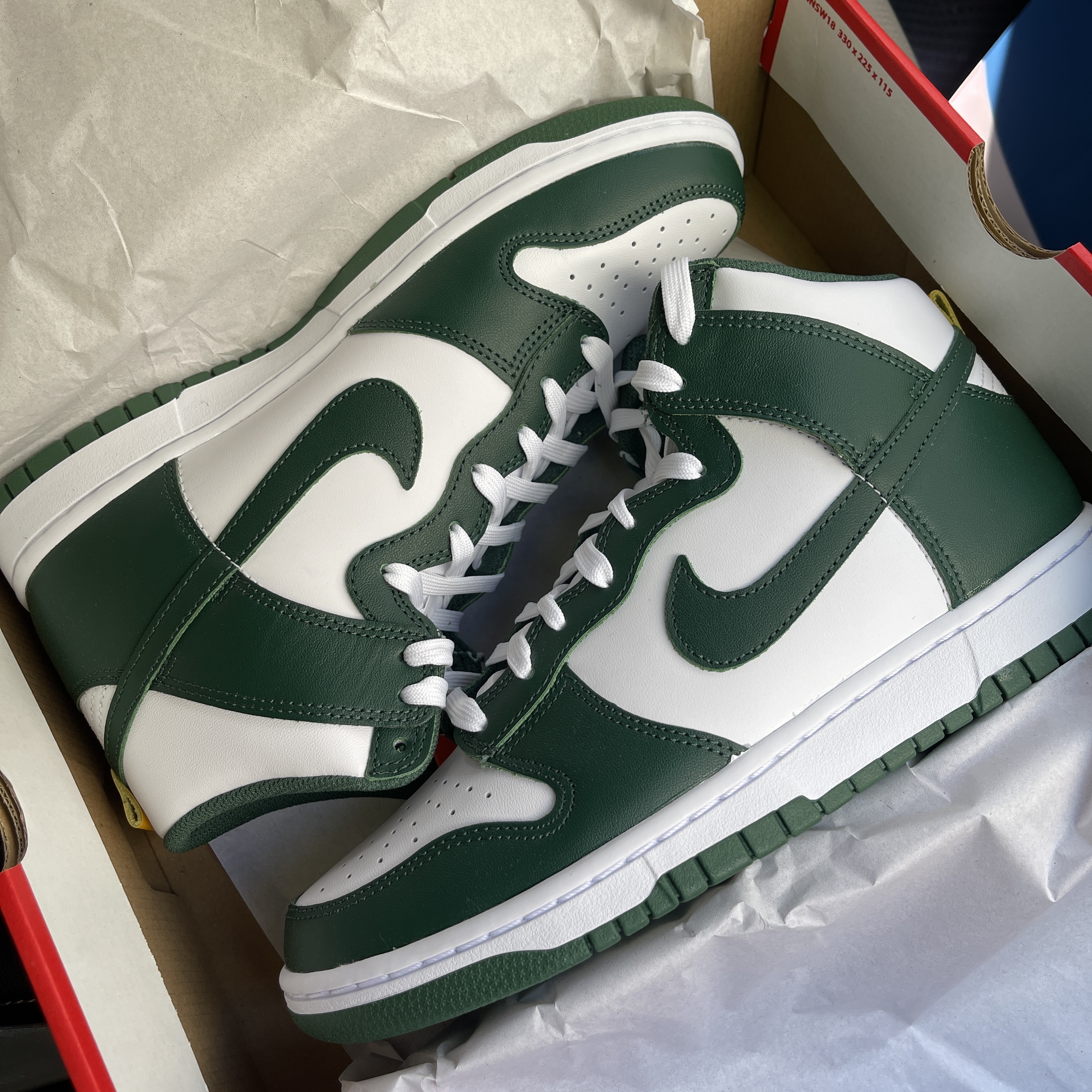 Nike Dunk High Retro Noble Green 착용 스타일