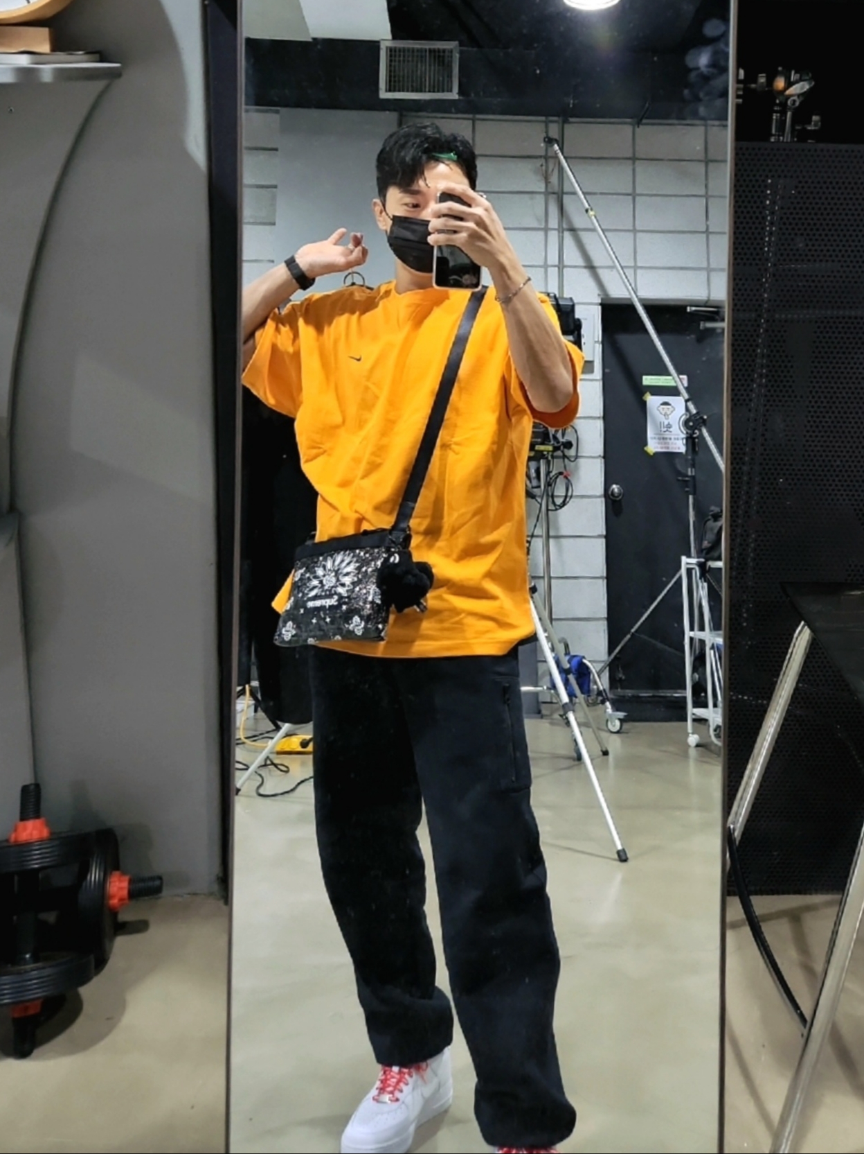 Nike x Supreme Air Force 1 Low White, Supreme x Nike Cargo Sweatpants Black - 21SS 착용 스타일
