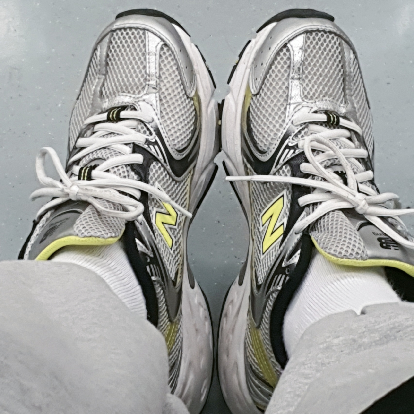 New Balance 530 Silver 착용 스타일
