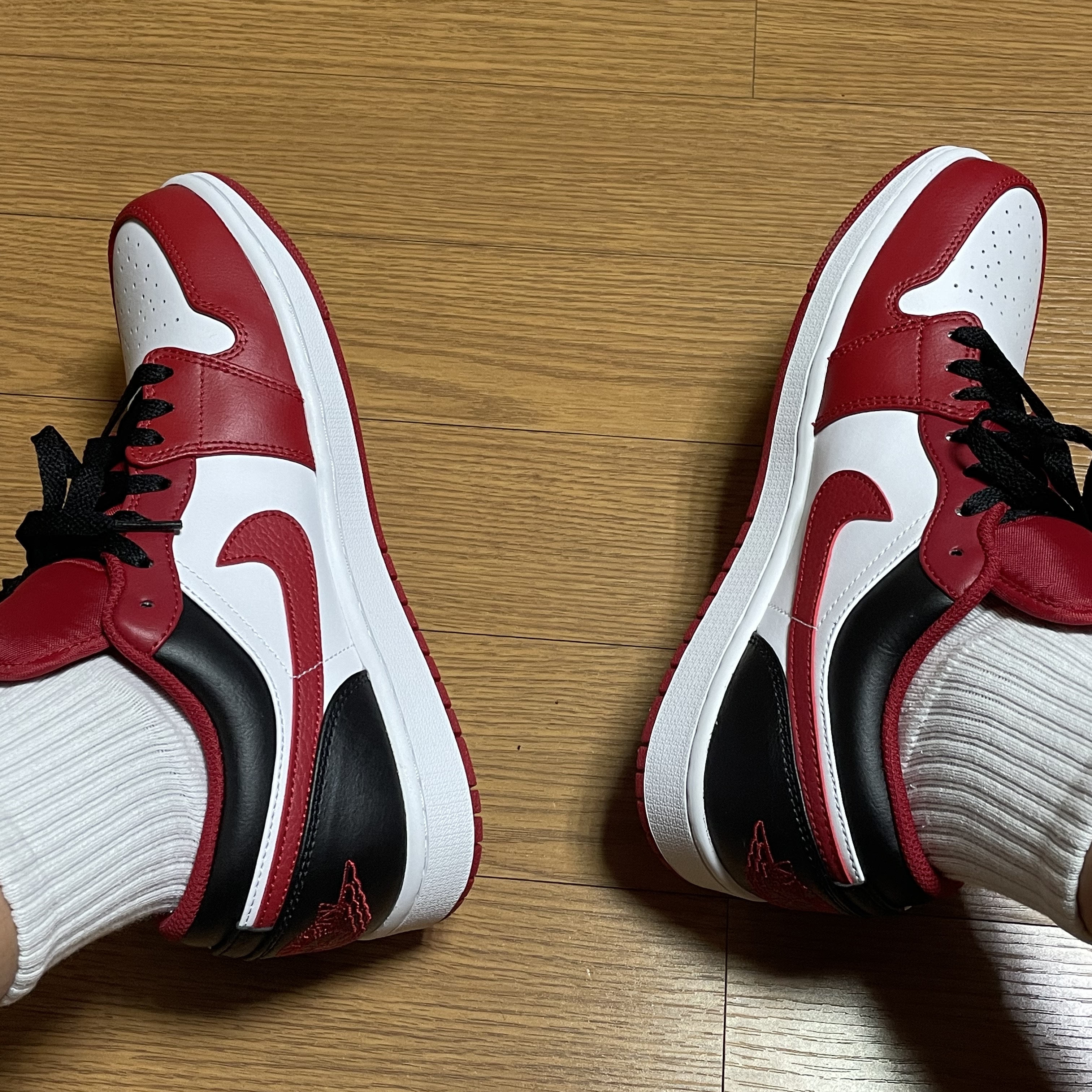Jordan 1 Low White Gym Red Black 착용 스타일