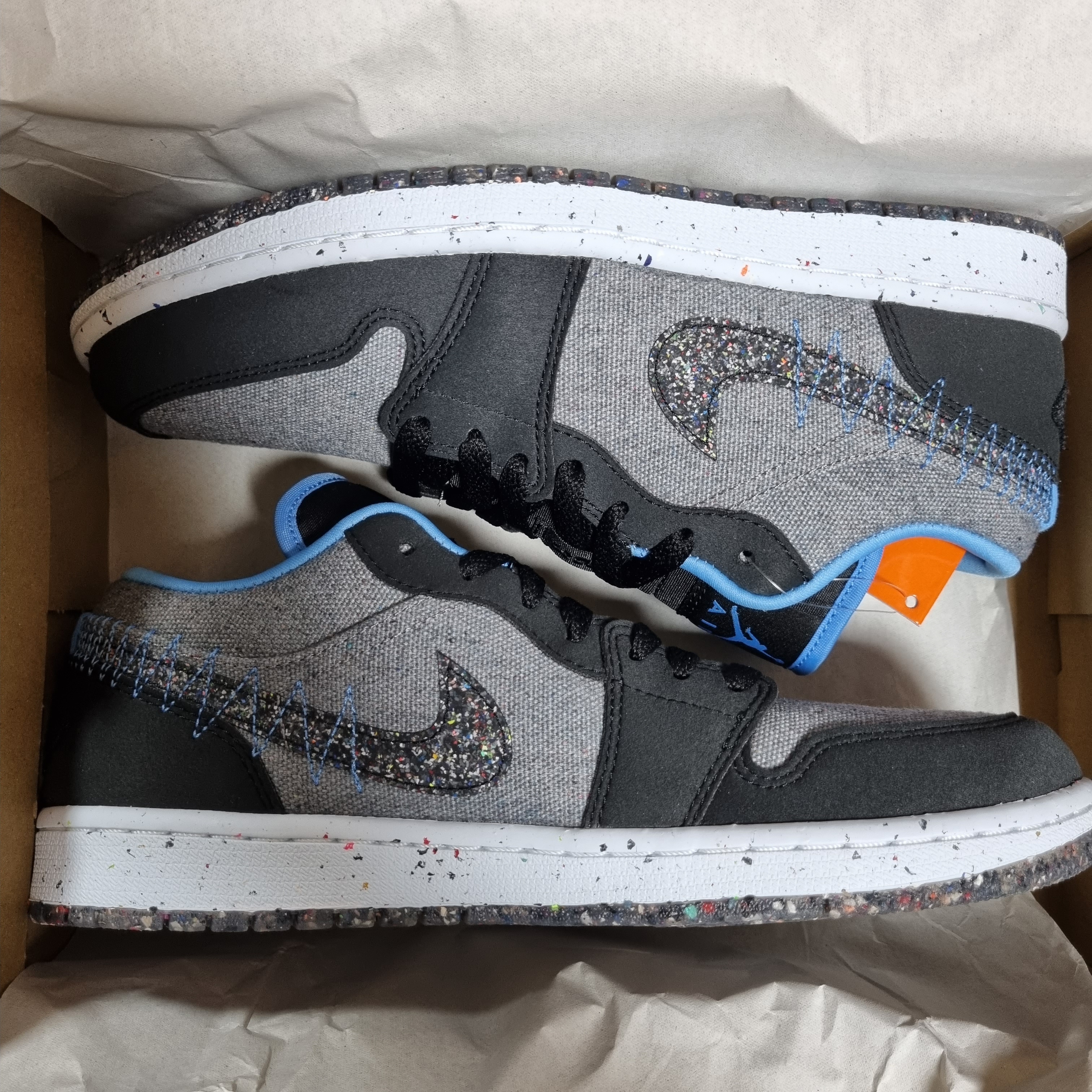 Jordan 1 Low SE Light Smoke Grey Black 착용 스타일