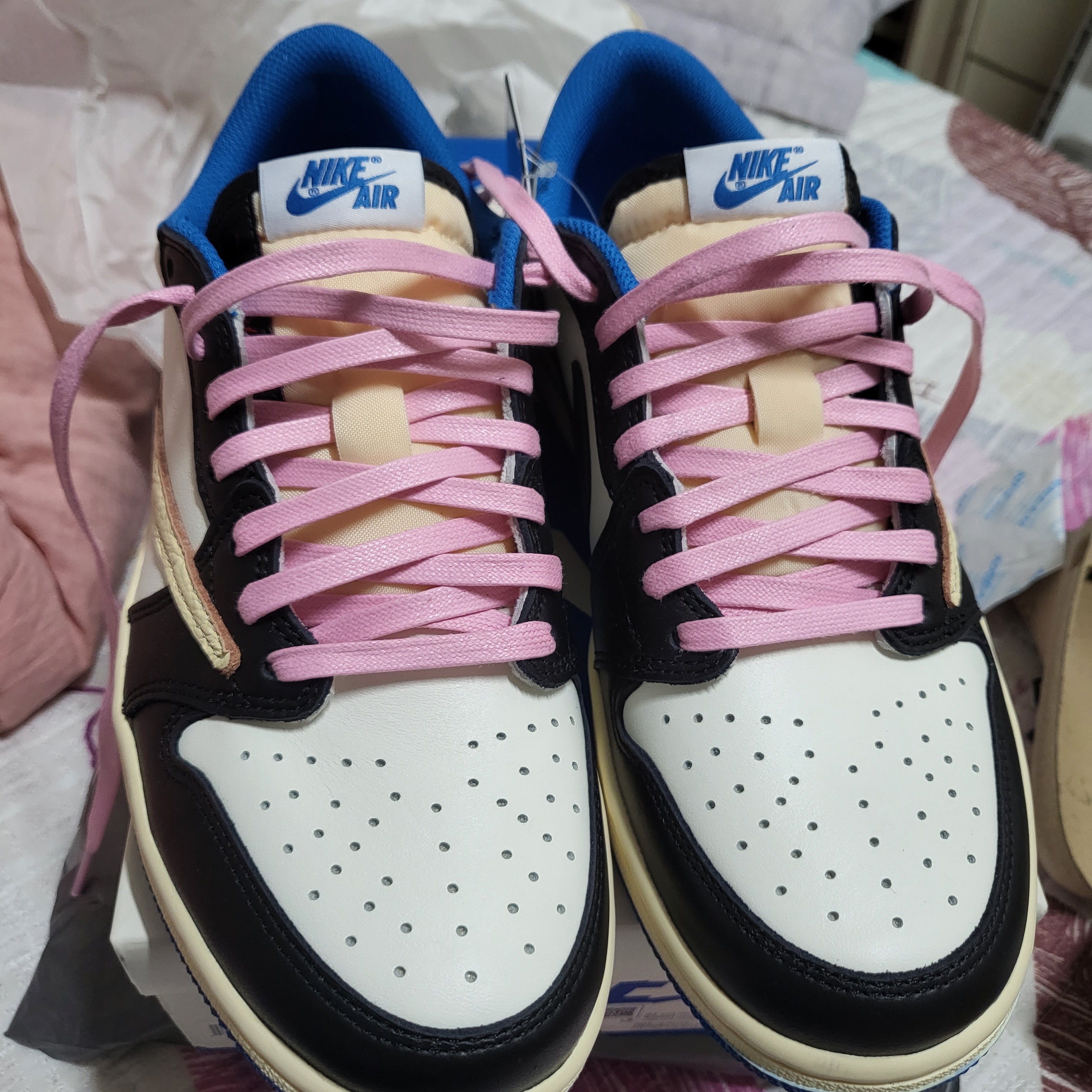 Jordan 1 x Travis Scott x Fragment Retro Low OG SP Military Blue 착용 스타일 - 2