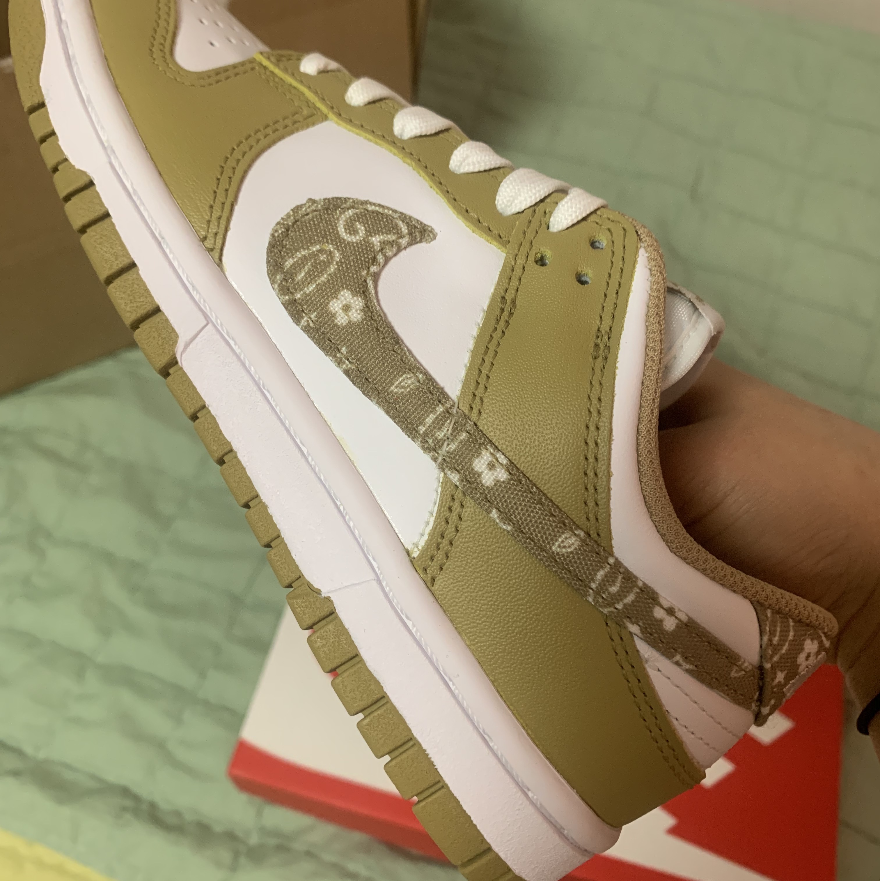 (W) Nike Dunk Low Essential Barley Paisley 착용 스타일 - 3