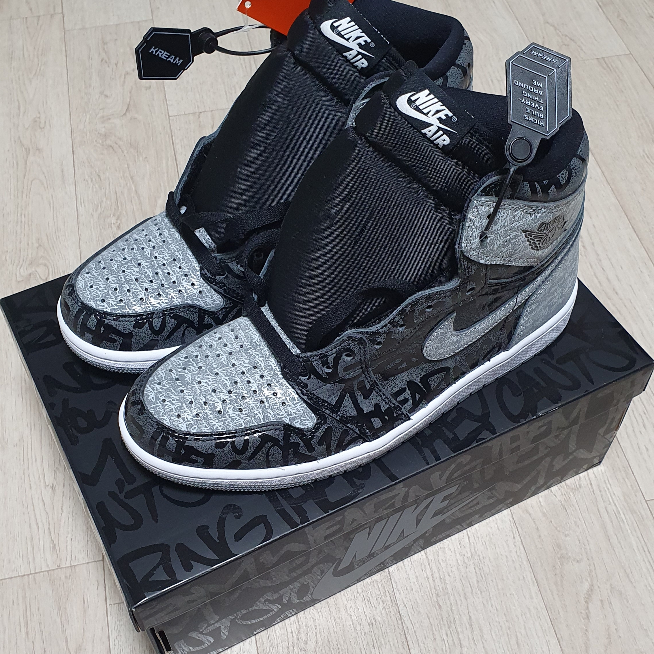 Jordan 1 Retro High OG Rebellionaire 착용 스타일 - 1