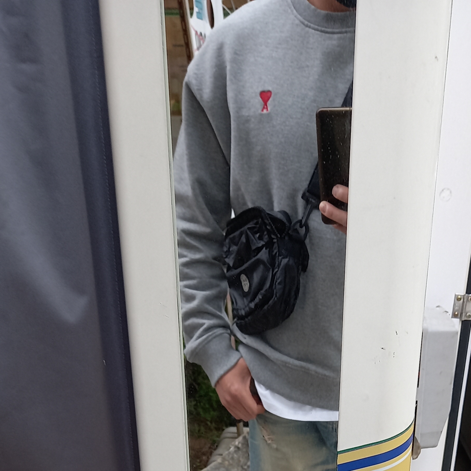 AMI de Coeur Sweatshirt Heather Grey, Stone Island 90270 Mussola Gommata Canvas Map Holder Bag Black - 22FW 착용 스타일