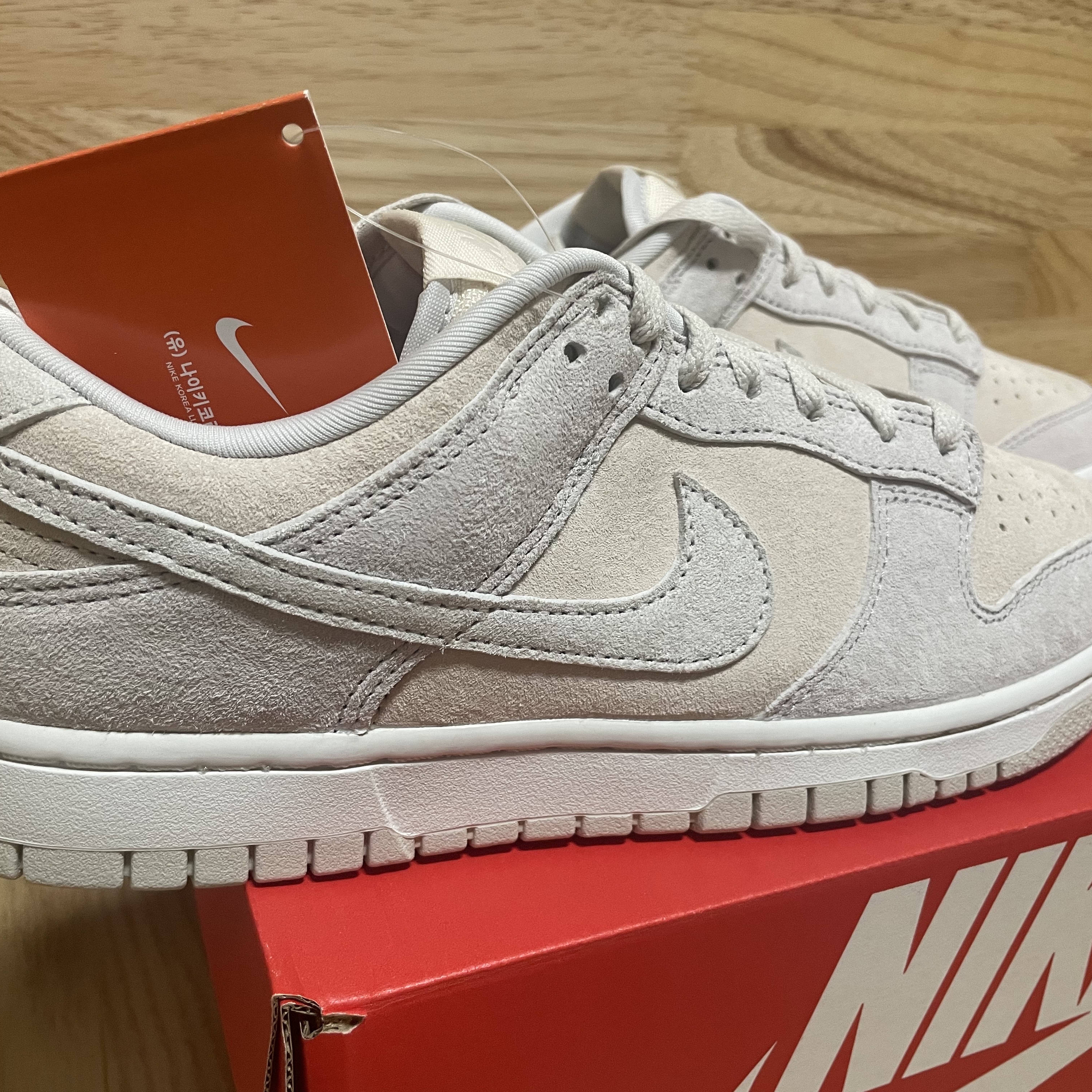 Nike Dunk Low Retro PRM Vast Grey 착용 스타일 - 3