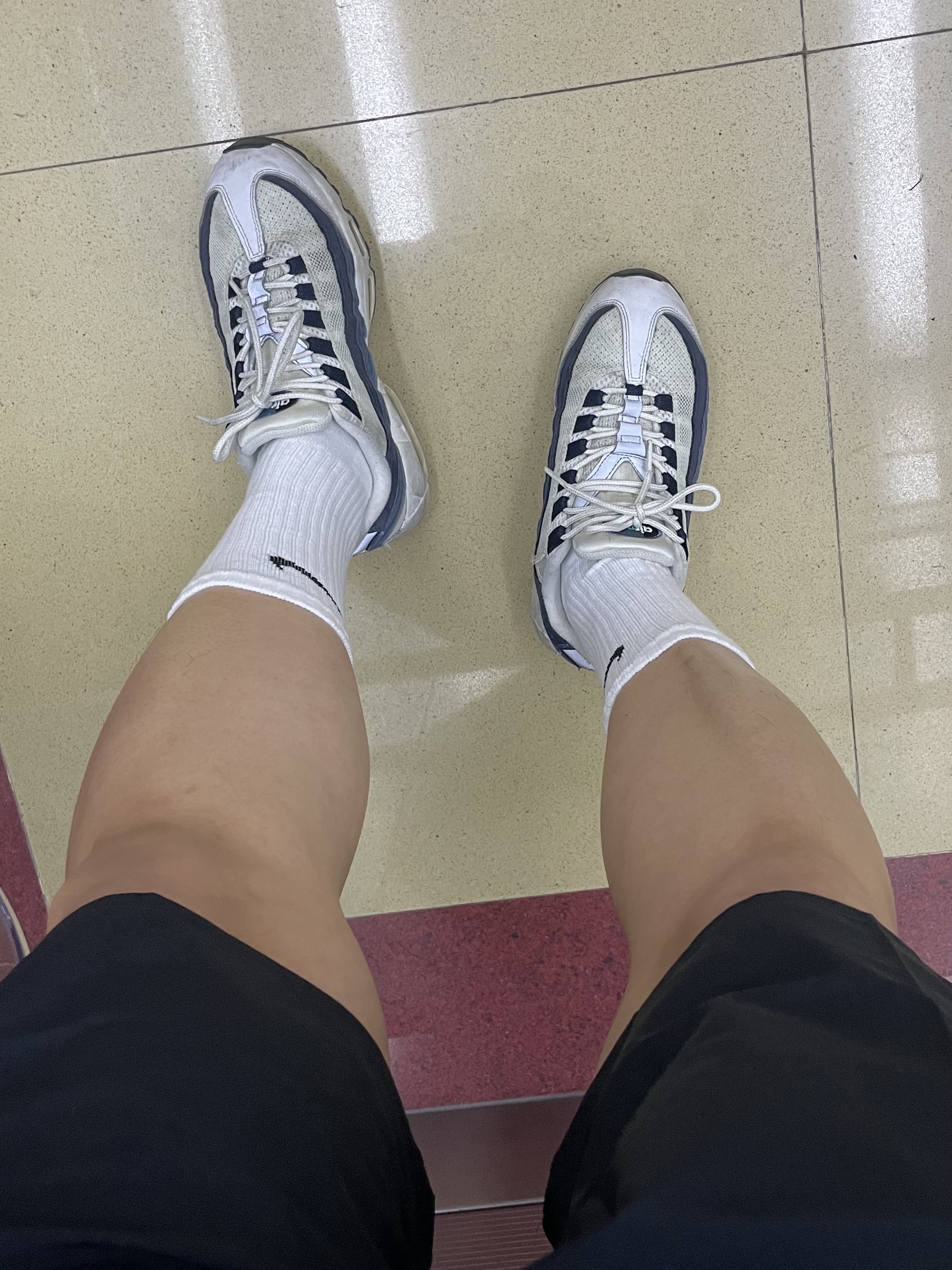 Nike Air Max 95 White Slate Blue, (W) Nike Air Max 95 New Green Indigo Blue 착용 스타일 - 2