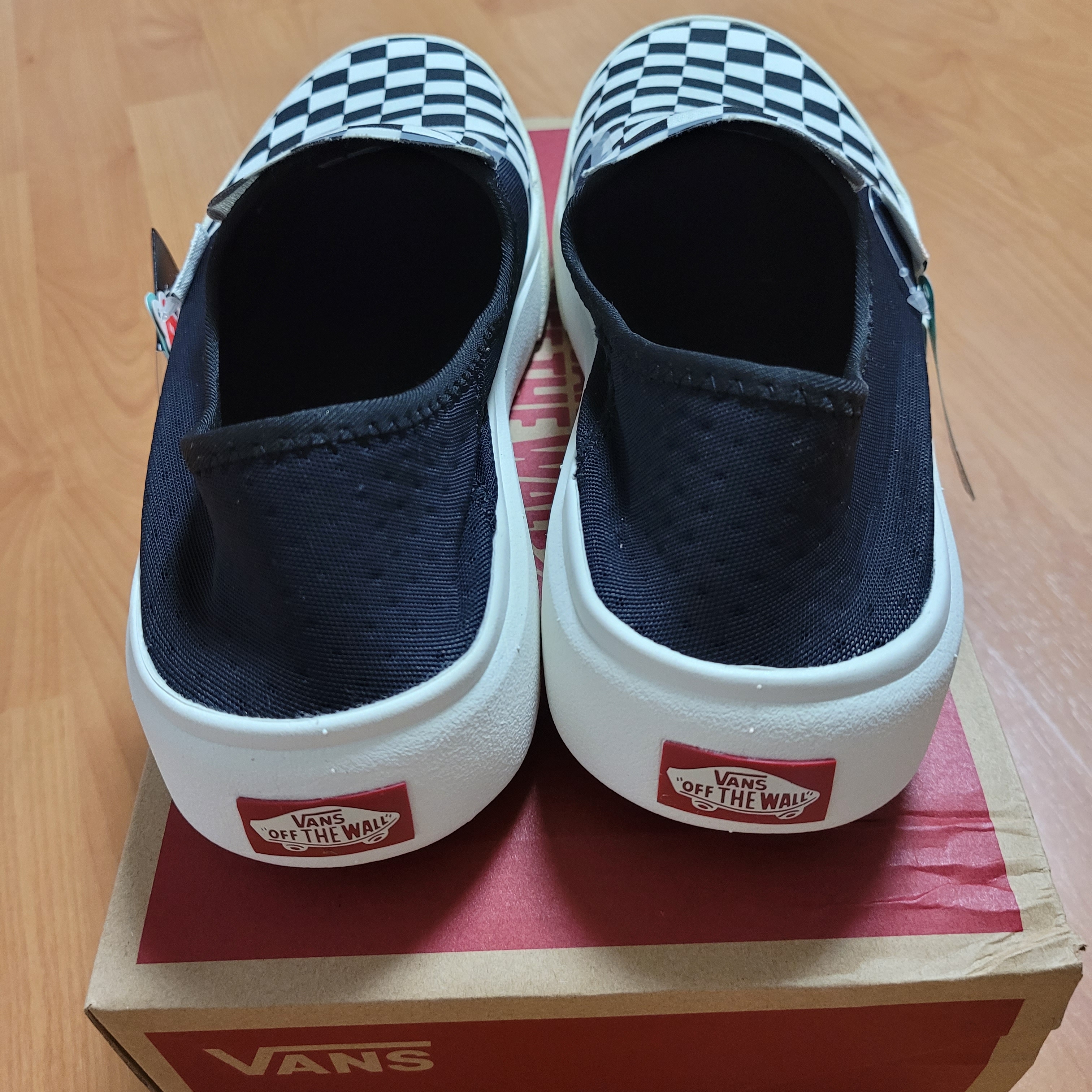 Vans Checkerboard Comfycush One Black 착용 스타일 - 3