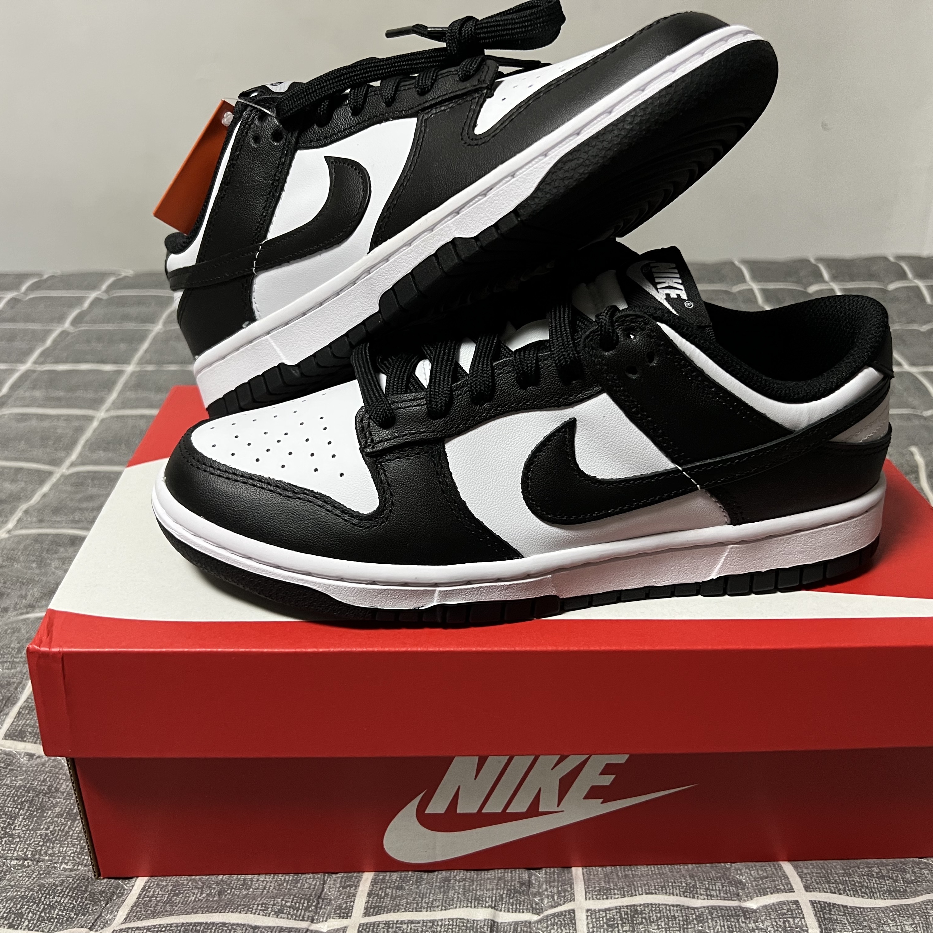 (W) Nike Dunk Low Black 착용 스타일