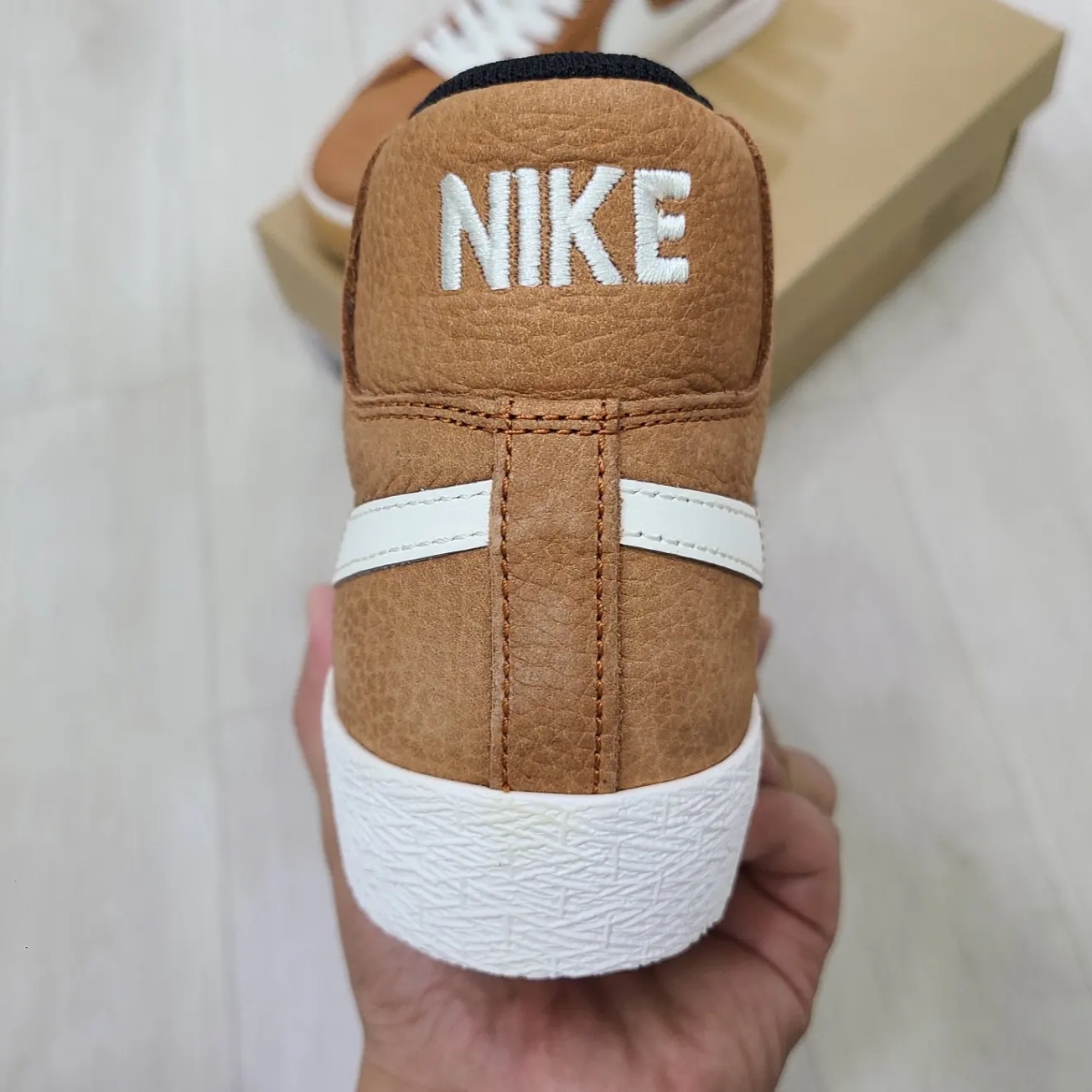 Nike SB Zoom Blazer Mid ISO Dark Russet 착용 스타일 - 3