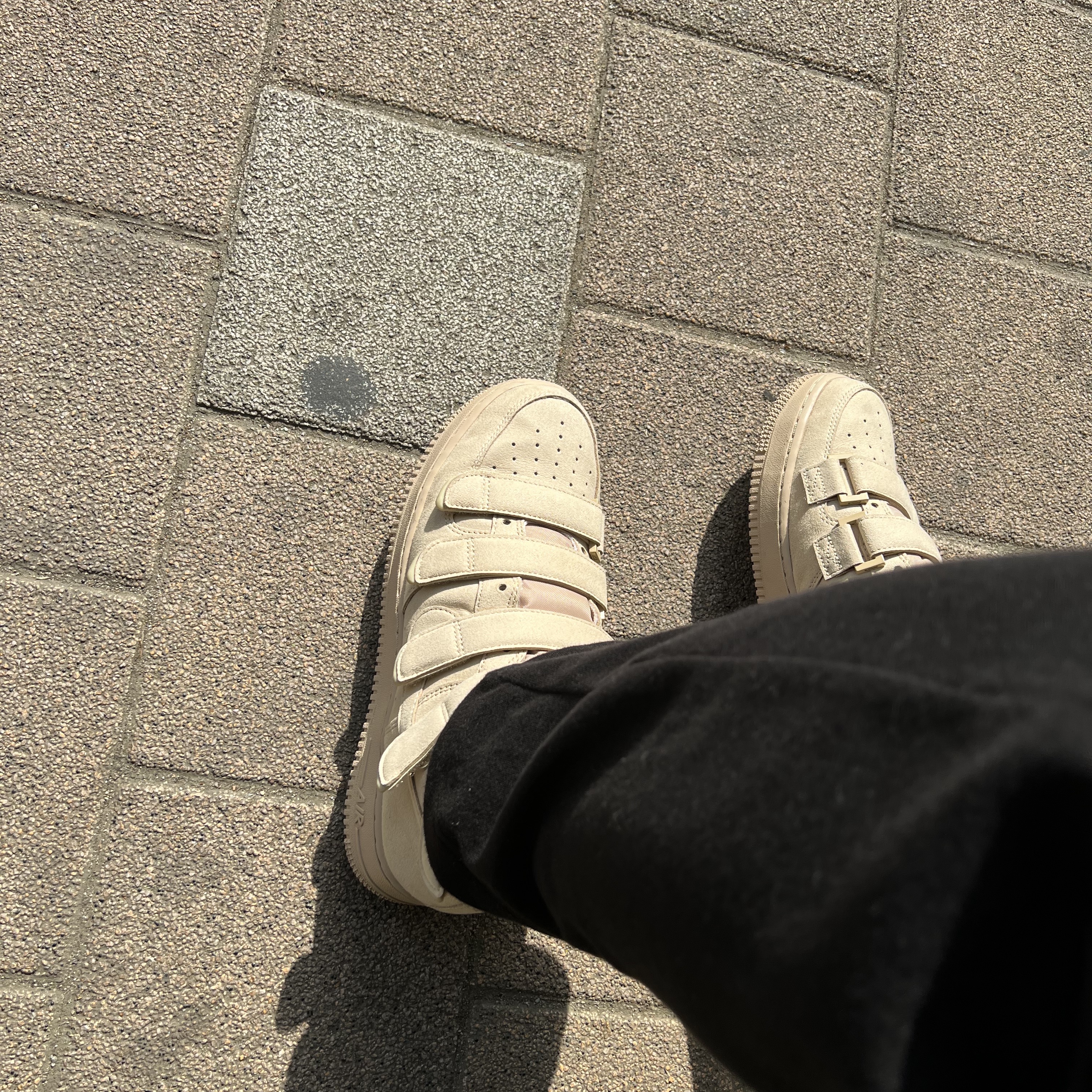 Nike x Billie Eilish Air Force 1 High '07 SP Mushroom 착용 스타일 - 4
