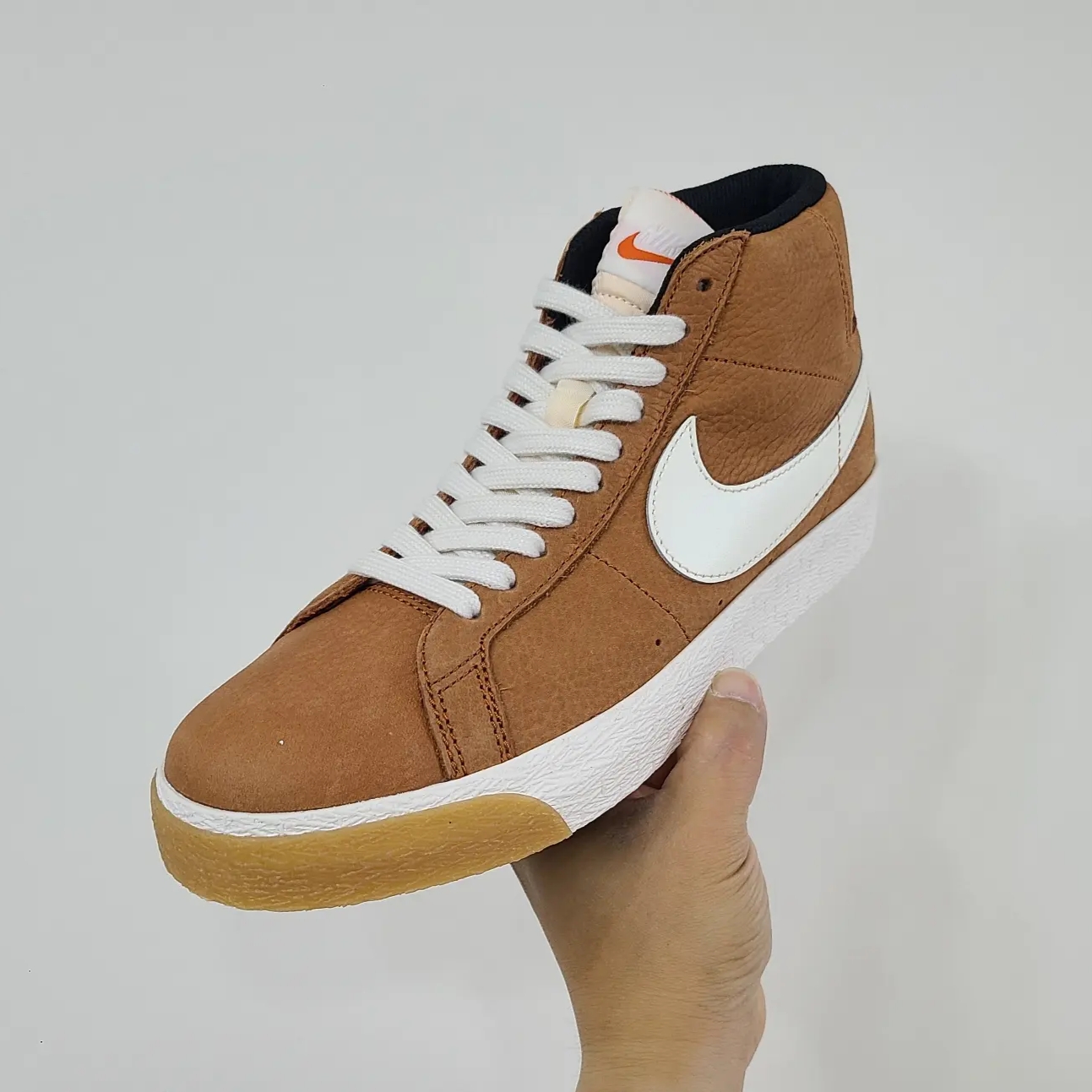 Nike SB Zoom Blazer Mid ISO Dark Russet 착용 스타일 - 1