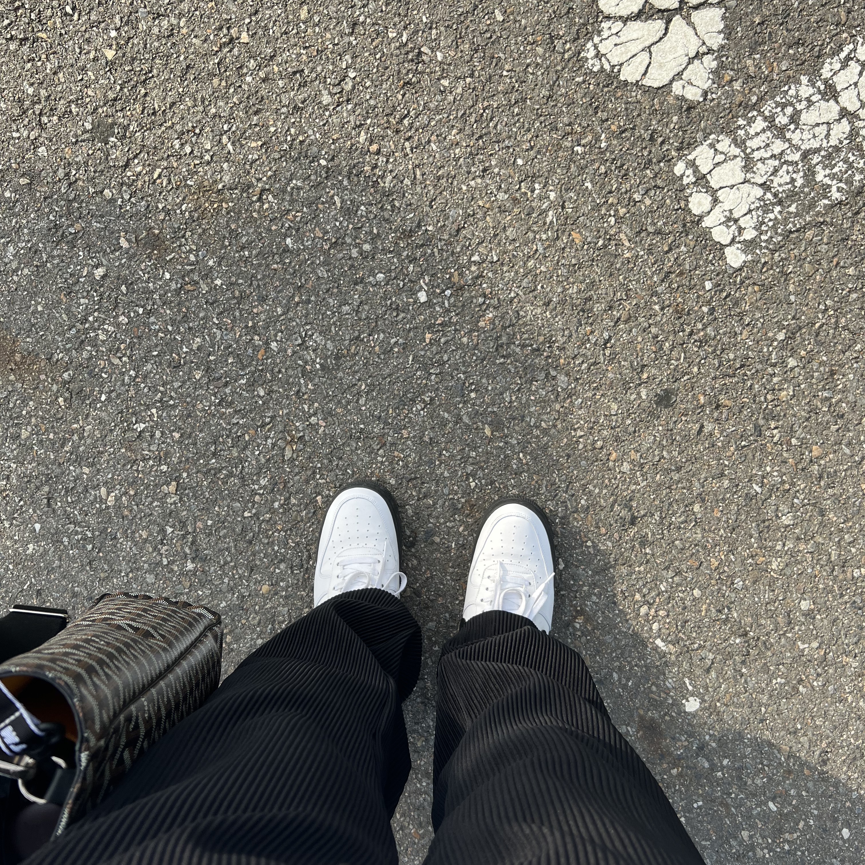 Nike Air Force 1 Low White Black Midsole 착용 스타일