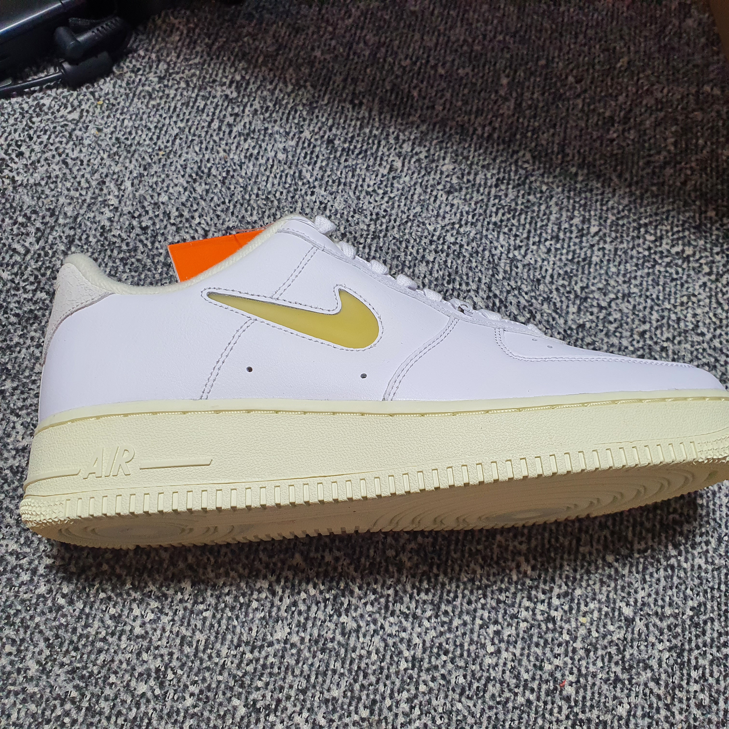 Nike Air Force 1 '07 LX Pale Vanilla 착용 스타일