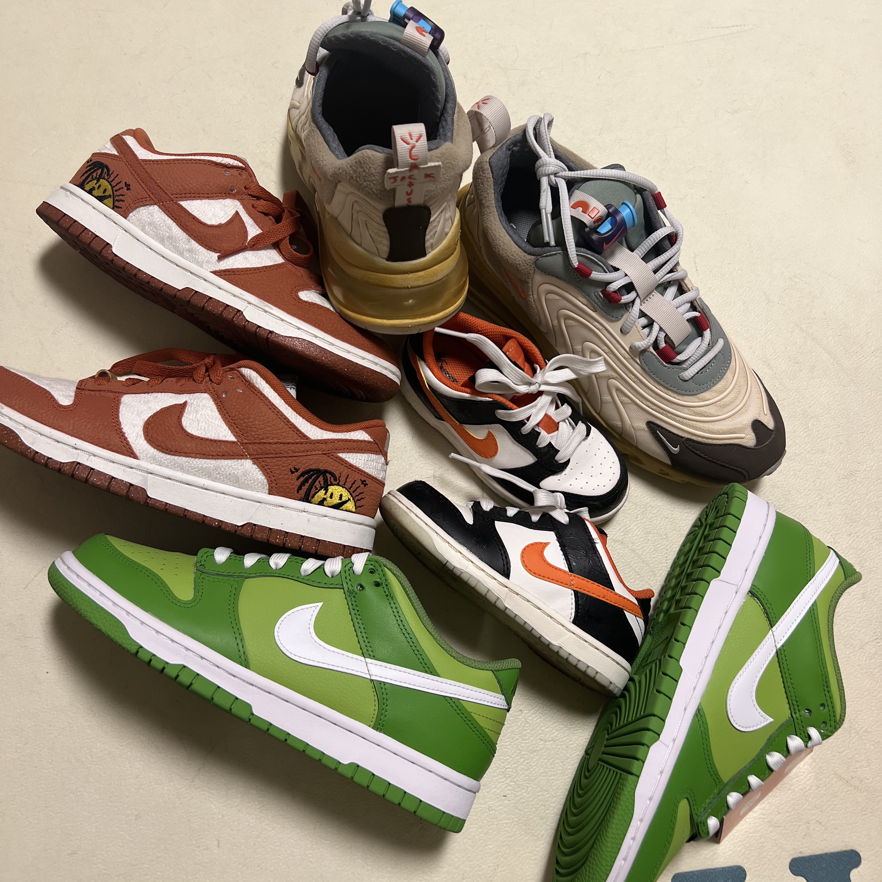 (GS) Nike Dunk Low Vivid Green, (W) Nike Dunk Low SE Sun Club Burnt Sunrise 착용 스타일