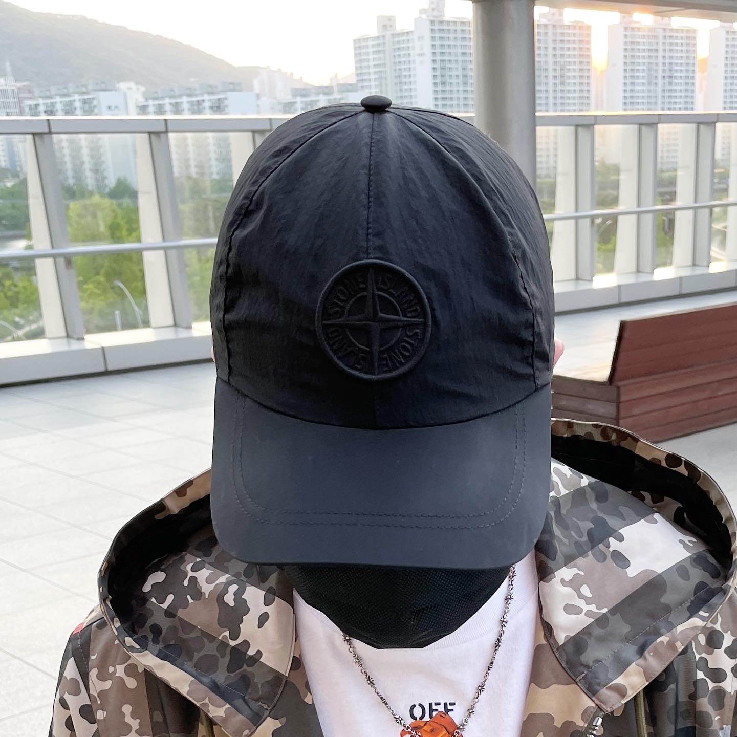 Stone Island B0943 Nylon Metal Swimming Trunk Black - 22SS, Nike x Off-White Blazer Low '77 White and University Red 착용 스타일 - 2