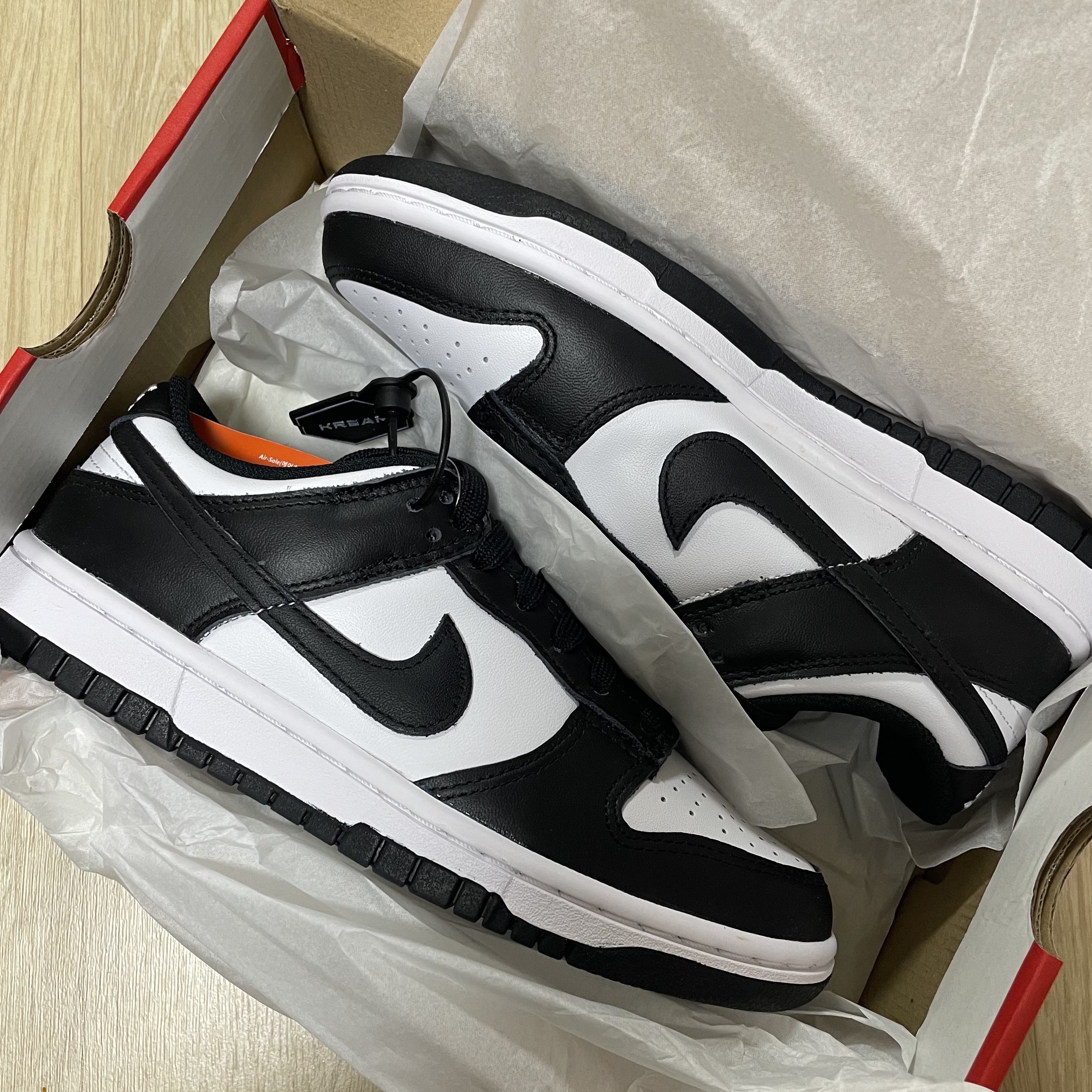 (W) Nike Dunk Low Black 착용 스타일