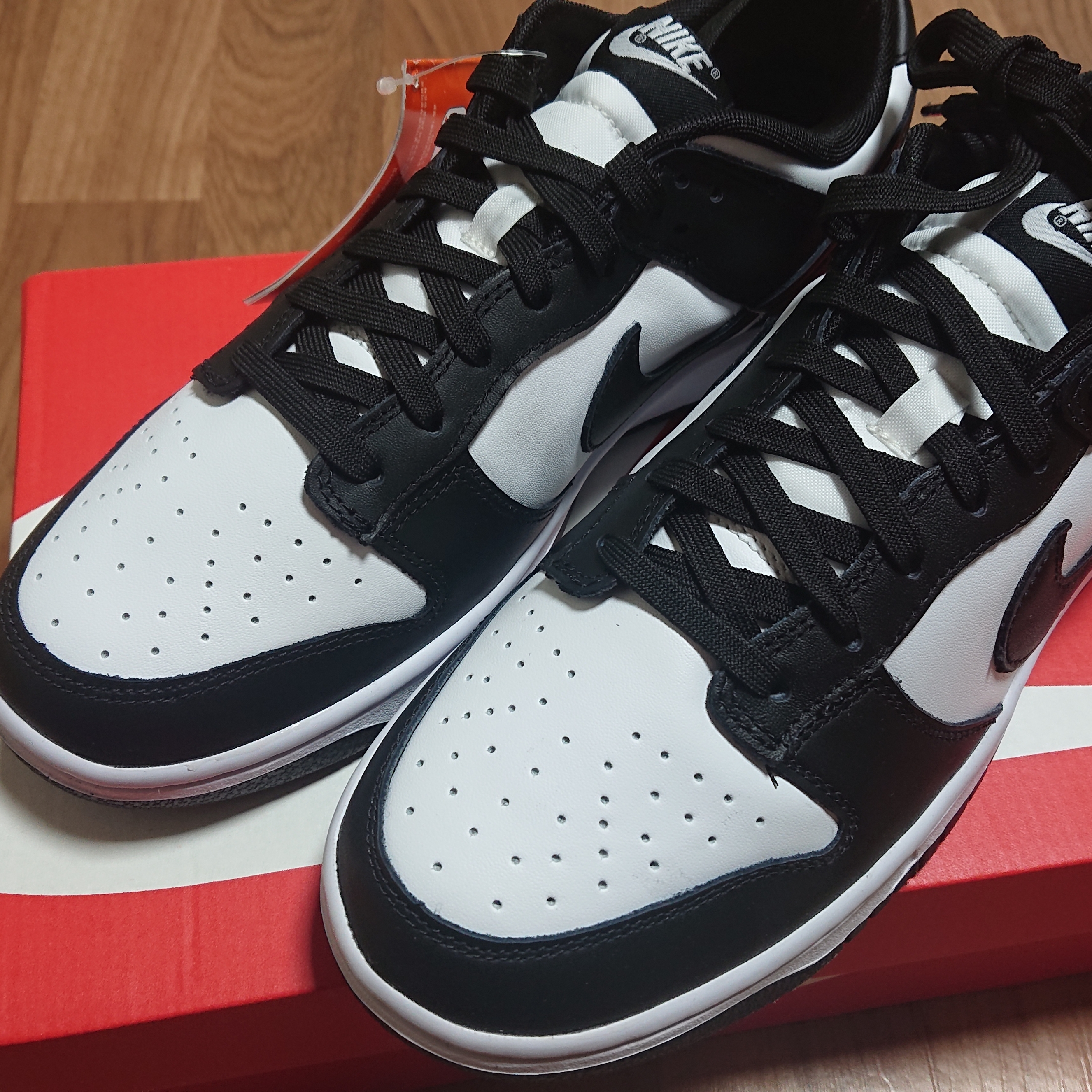 Nike Dunk Low Retro Black 착용 스타일 - 1