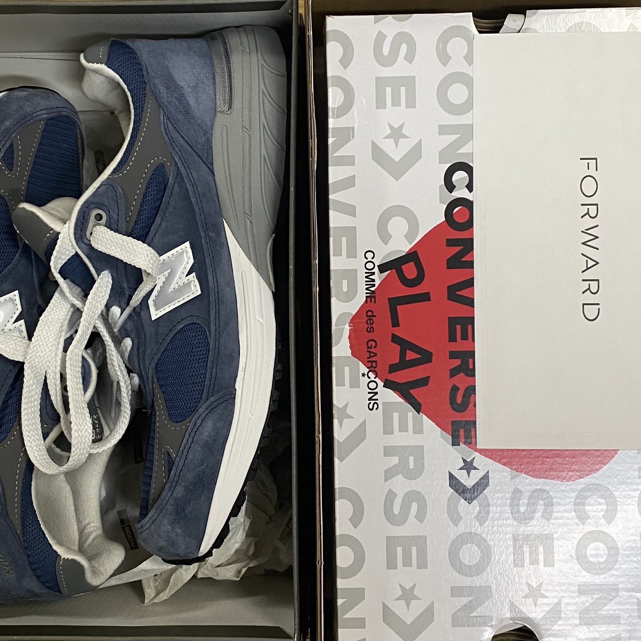 Converse x Play Comme des Garcons Chuck 70 Ox Black, New Balance 993 Made in USA Vintage Indigo - D Standard 착용 스타일