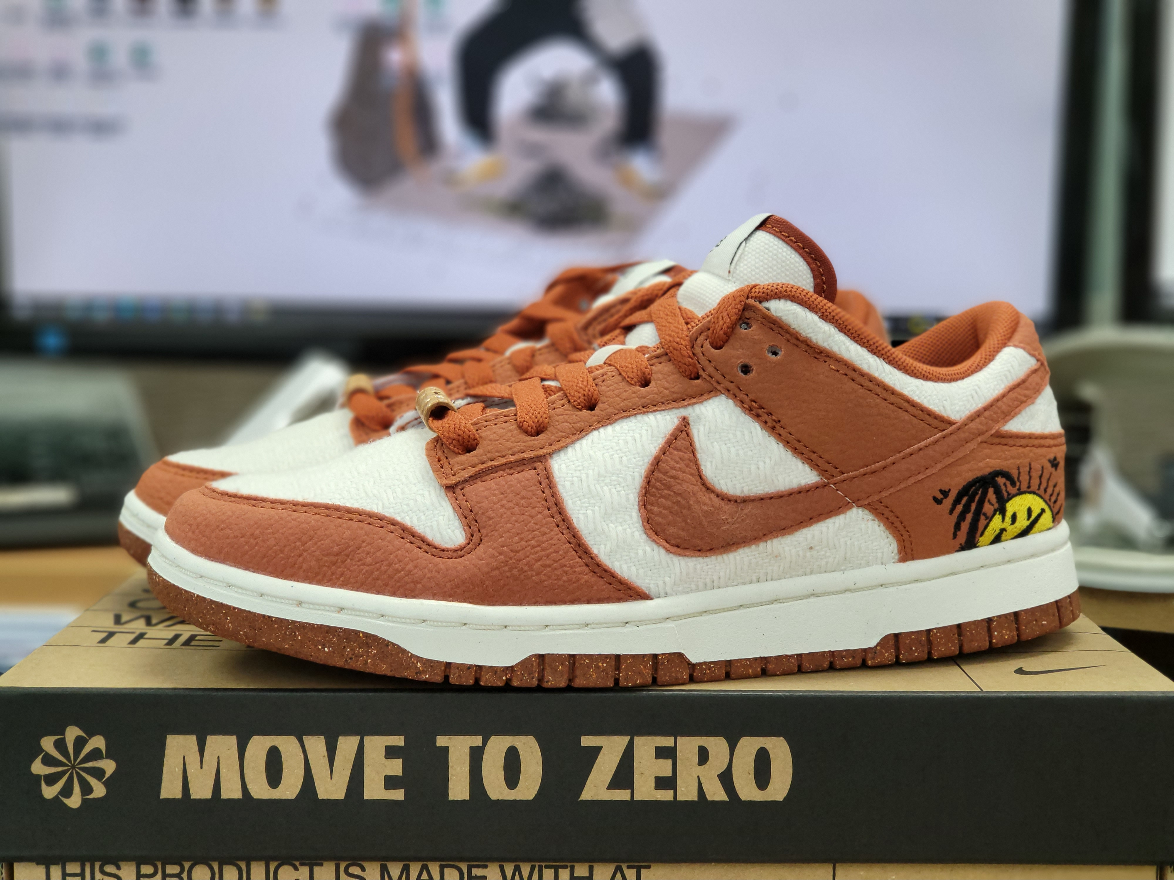 (W) Nike Dunk Low SE Sun Club Burnt Sunrise 착용 스타일