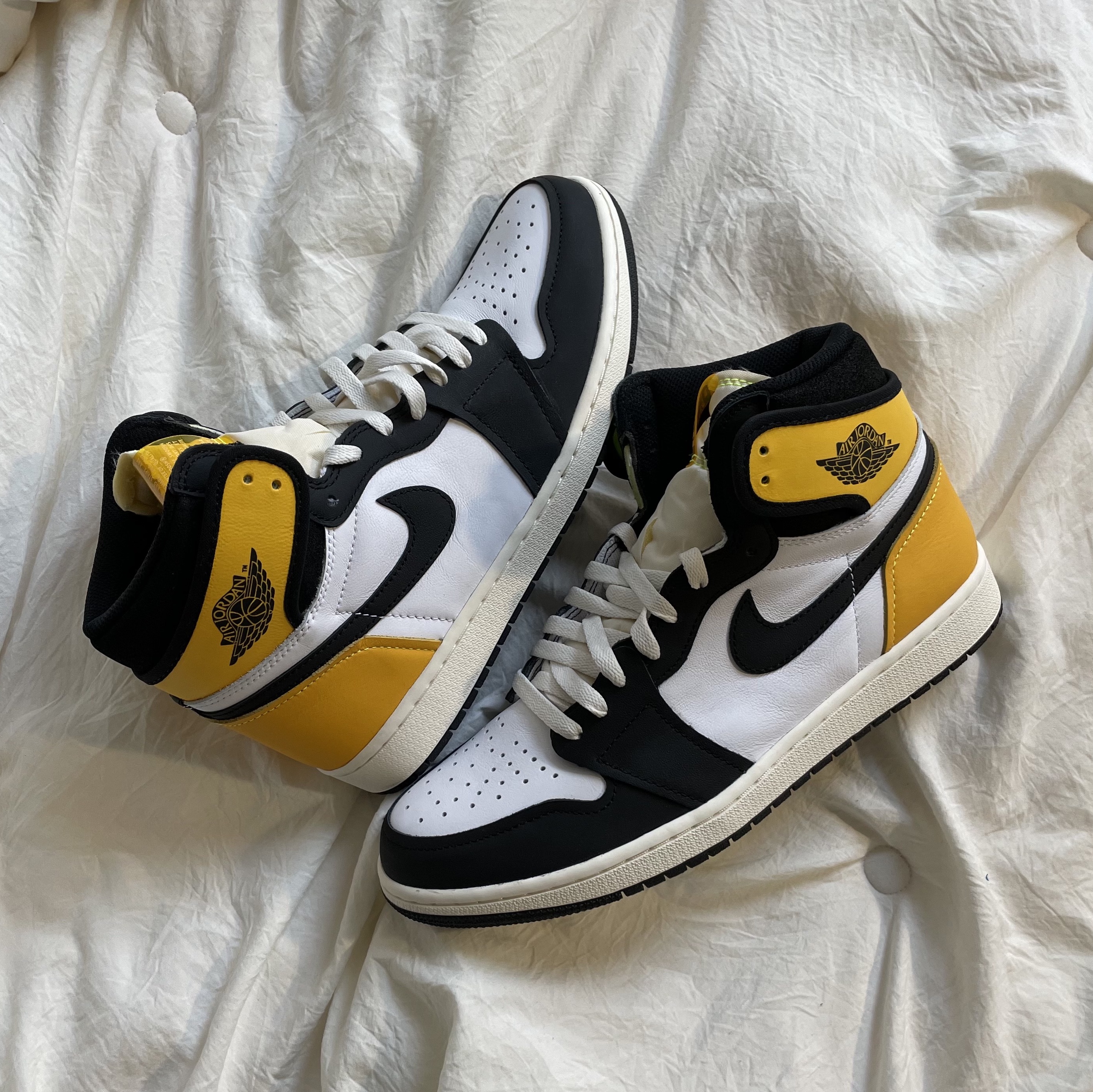 Jordan 1 Retro High OG Volt Gold 착용 스타일 - 1