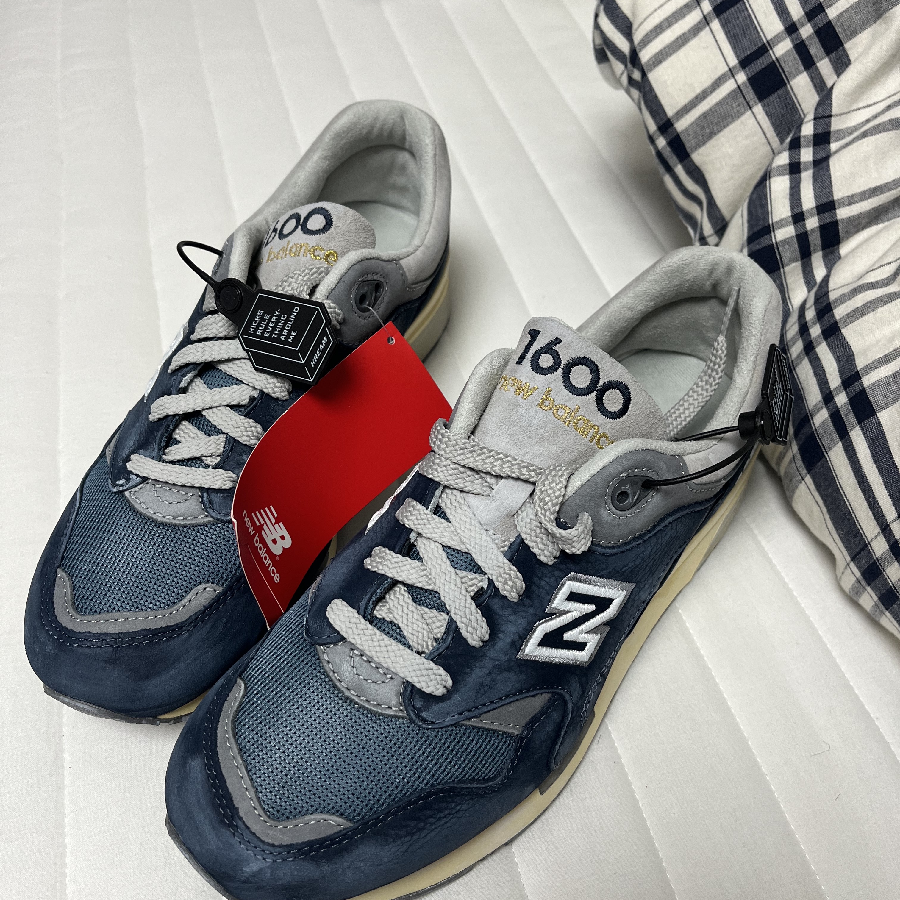 New Balance 1600 Premium Vintage Navy 착용 스타일