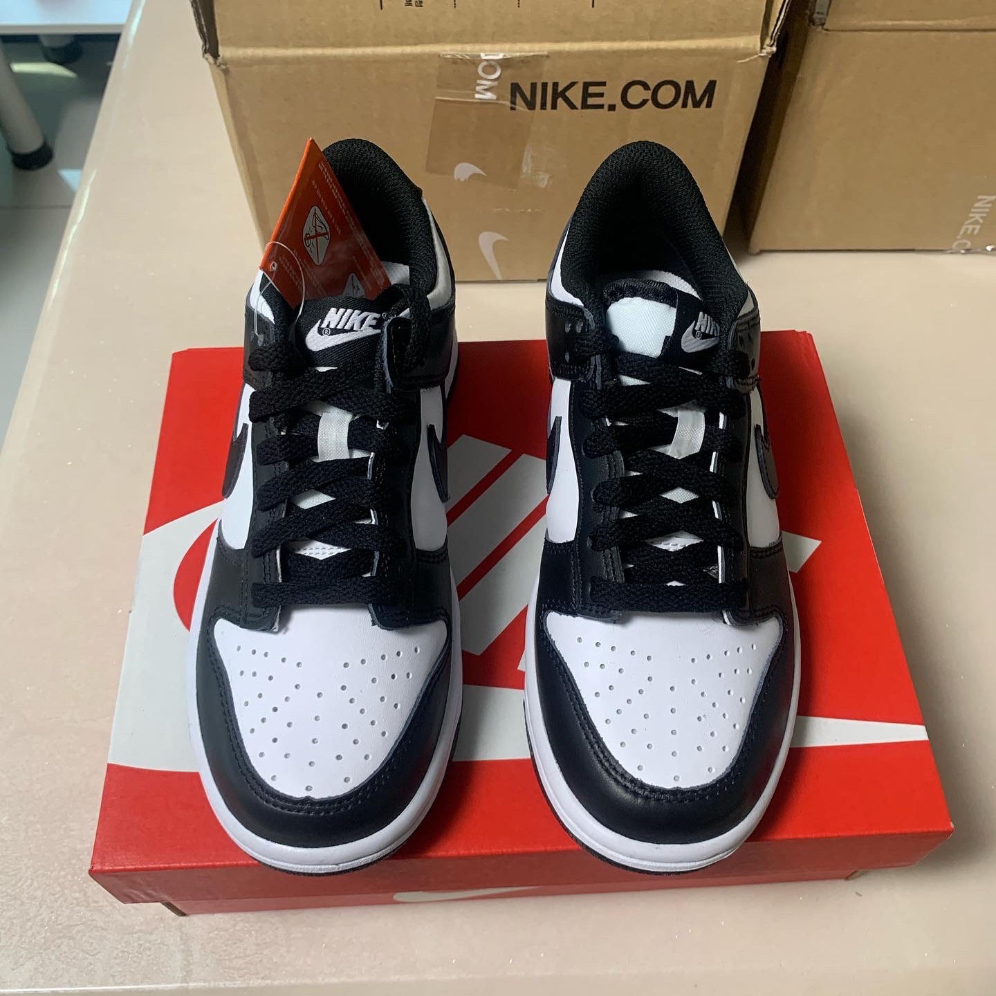 (GS) Nike Dunk Low Black 착용 스타일 - 4