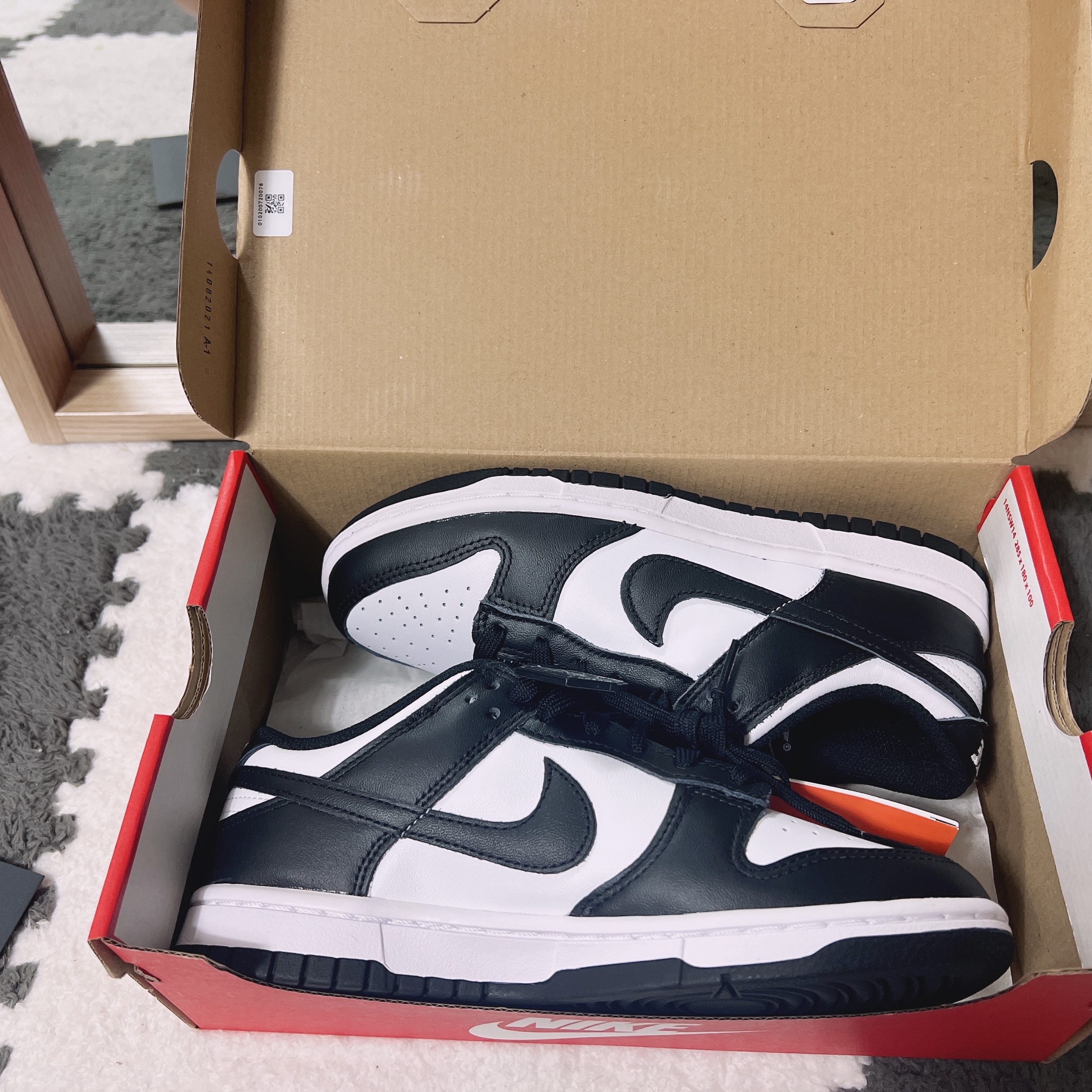 (W) Nike Dunk Low Black 착용 스타일 - 2