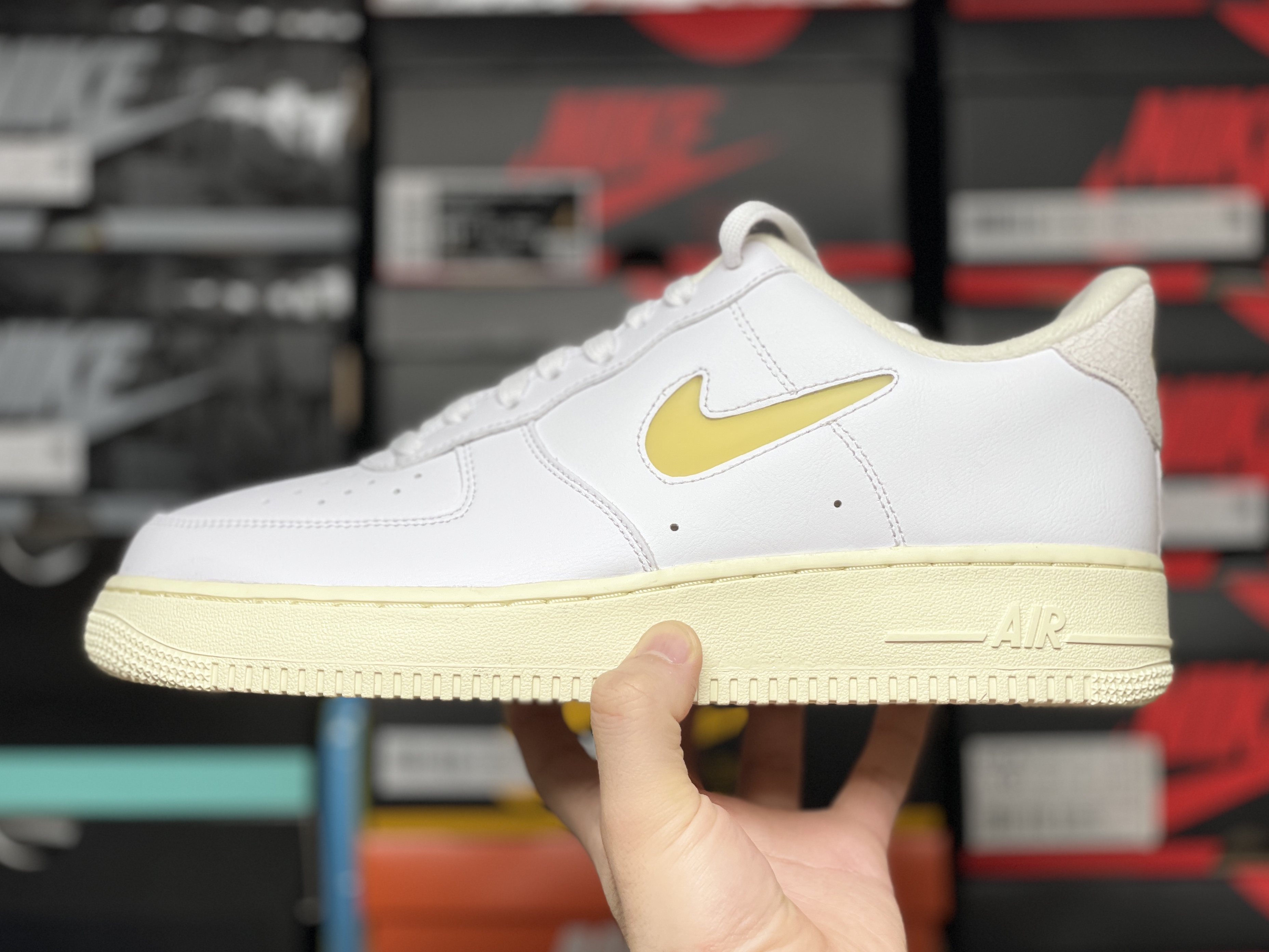 Nike Air Force 1 '07 LX Pale Vanilla 착용 스타일
