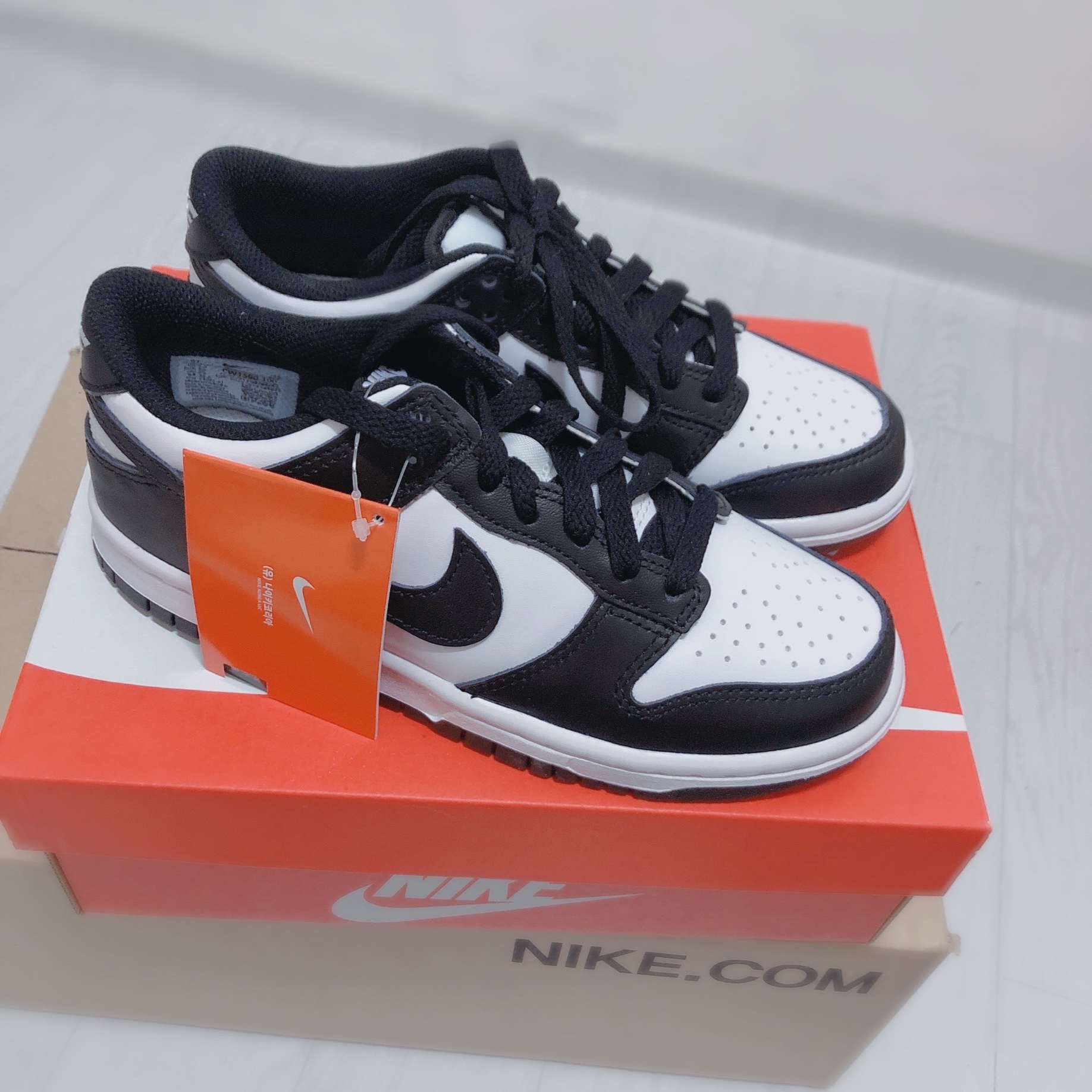 (GS) Nike Dunk Low Black 착용 스타일 - 1