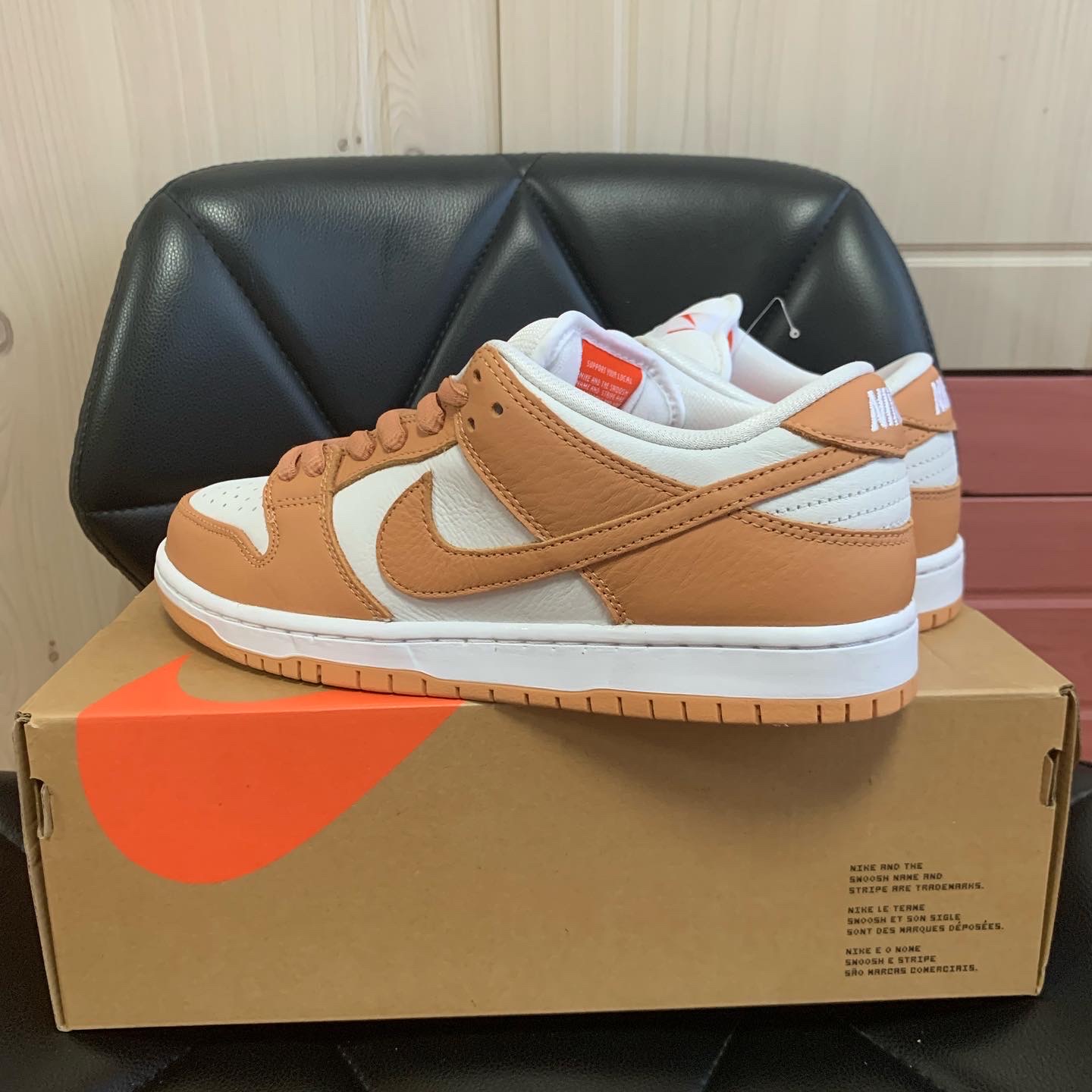 Nike SB Dunk Low Pro Light Cognac 착용 스타일 - 2