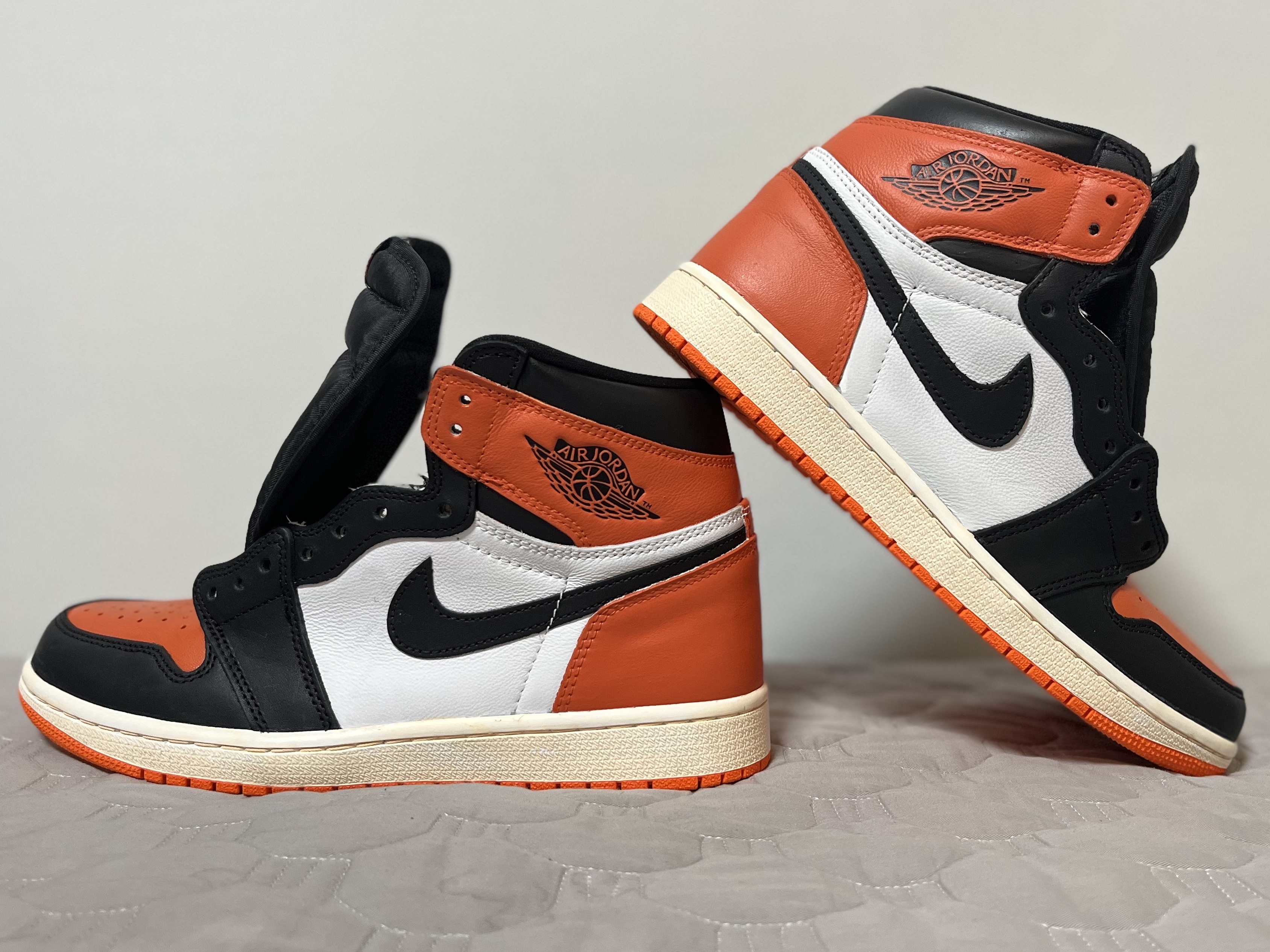Jordan 1 Retro High OG Electro Orange, (GS) Jordan 1 Retro High OG Electro Orange 착용 스타일 - 2
