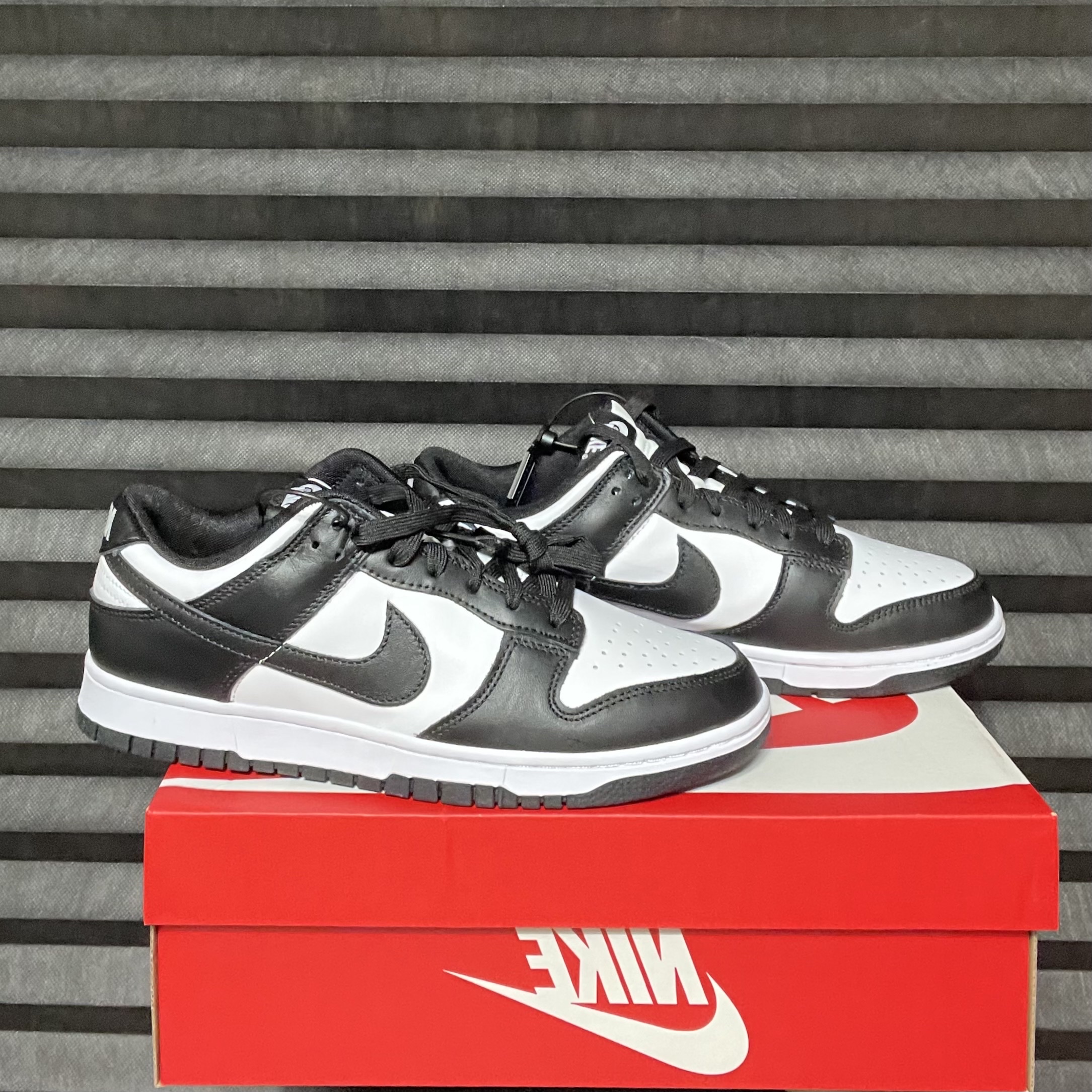 Nike Dunk Low Retro Black 착용 스타일