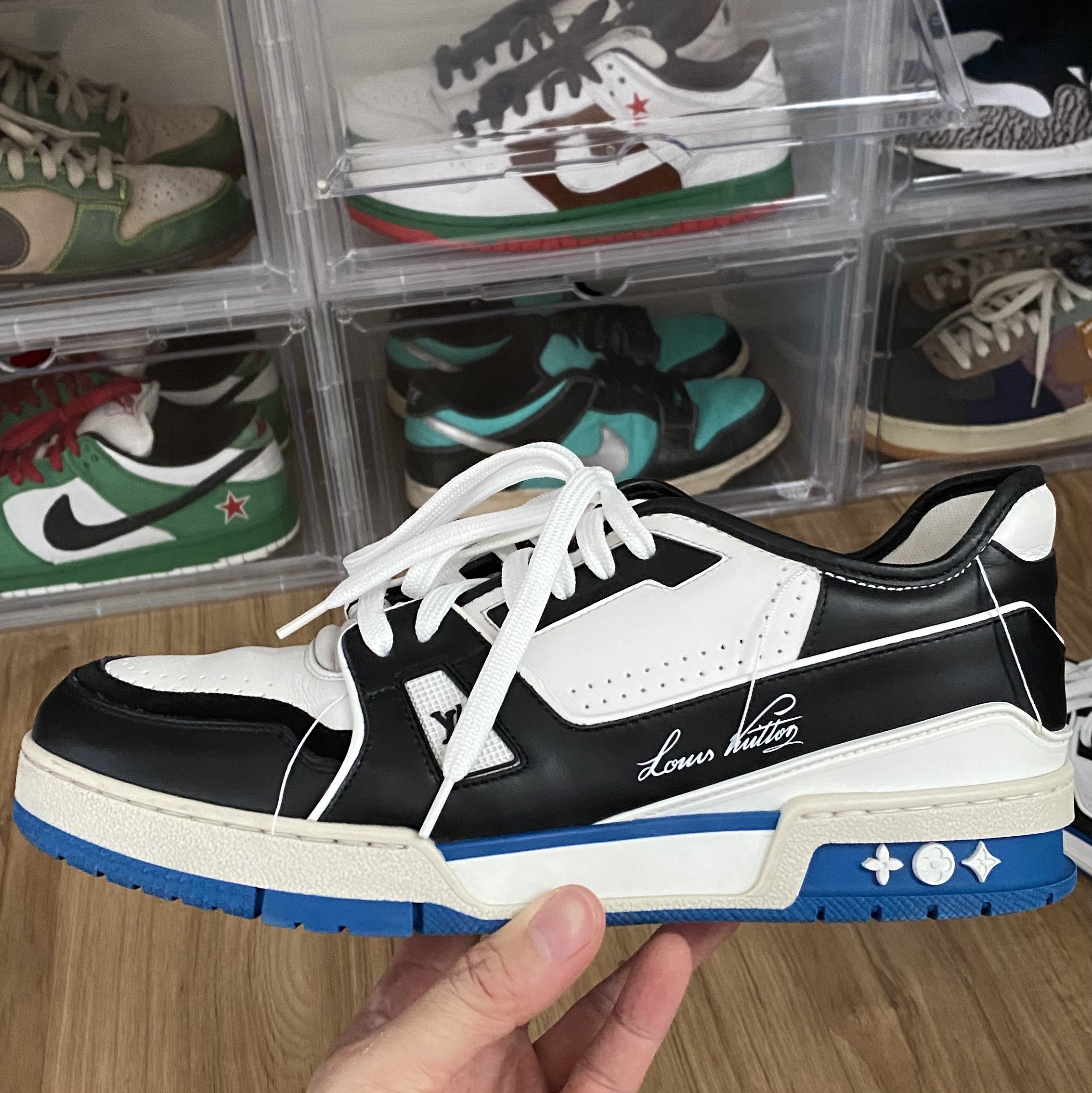 Louis Vuitton LV Trainer Sneakers White Black 착용 스타일