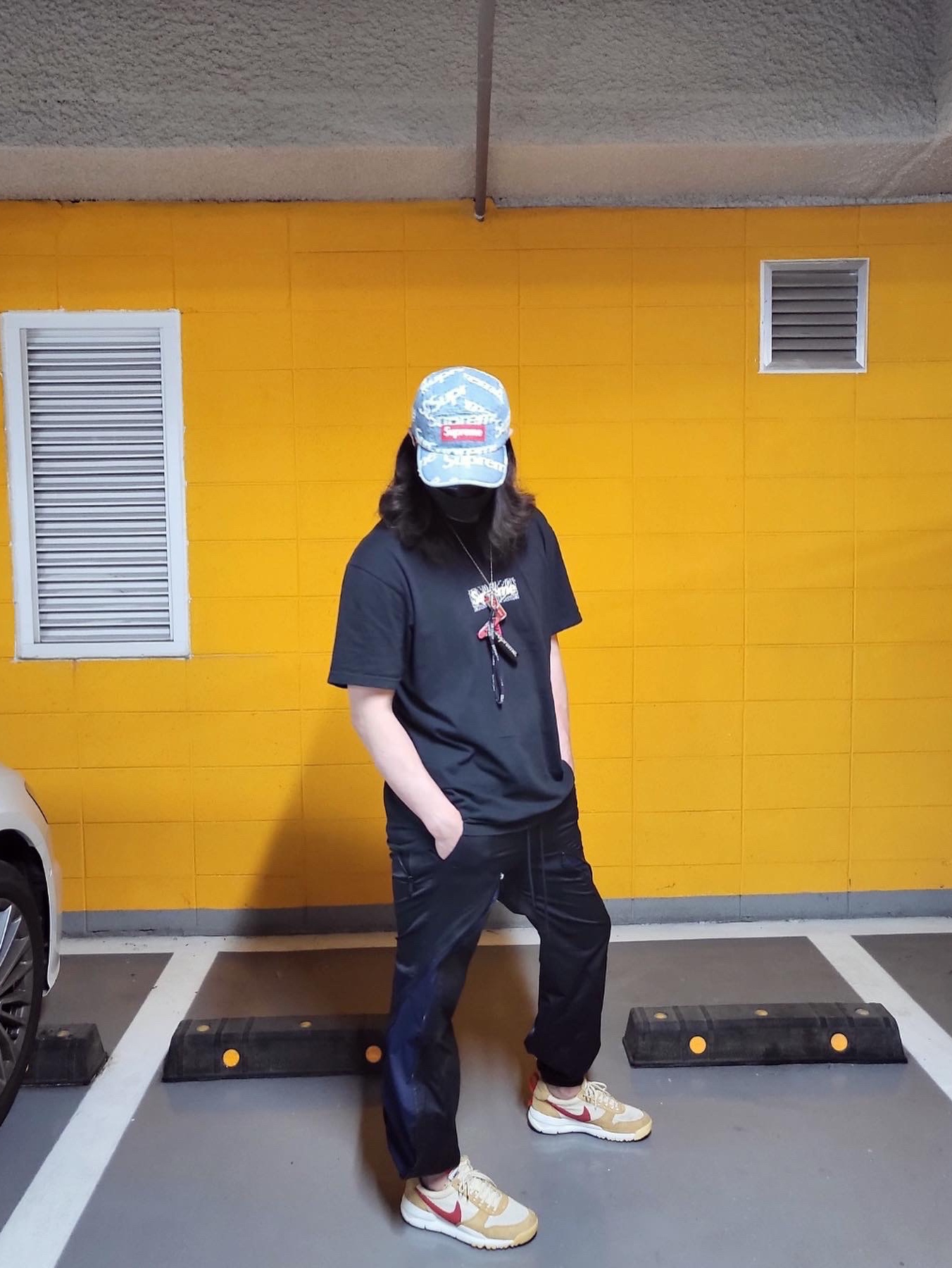 Supreme Bandana Box Logo T-Shirt Black - 19FW, Supreme Frayed Logos Denim Camp Cap Blue - 21SS 착용 스타일 - 3