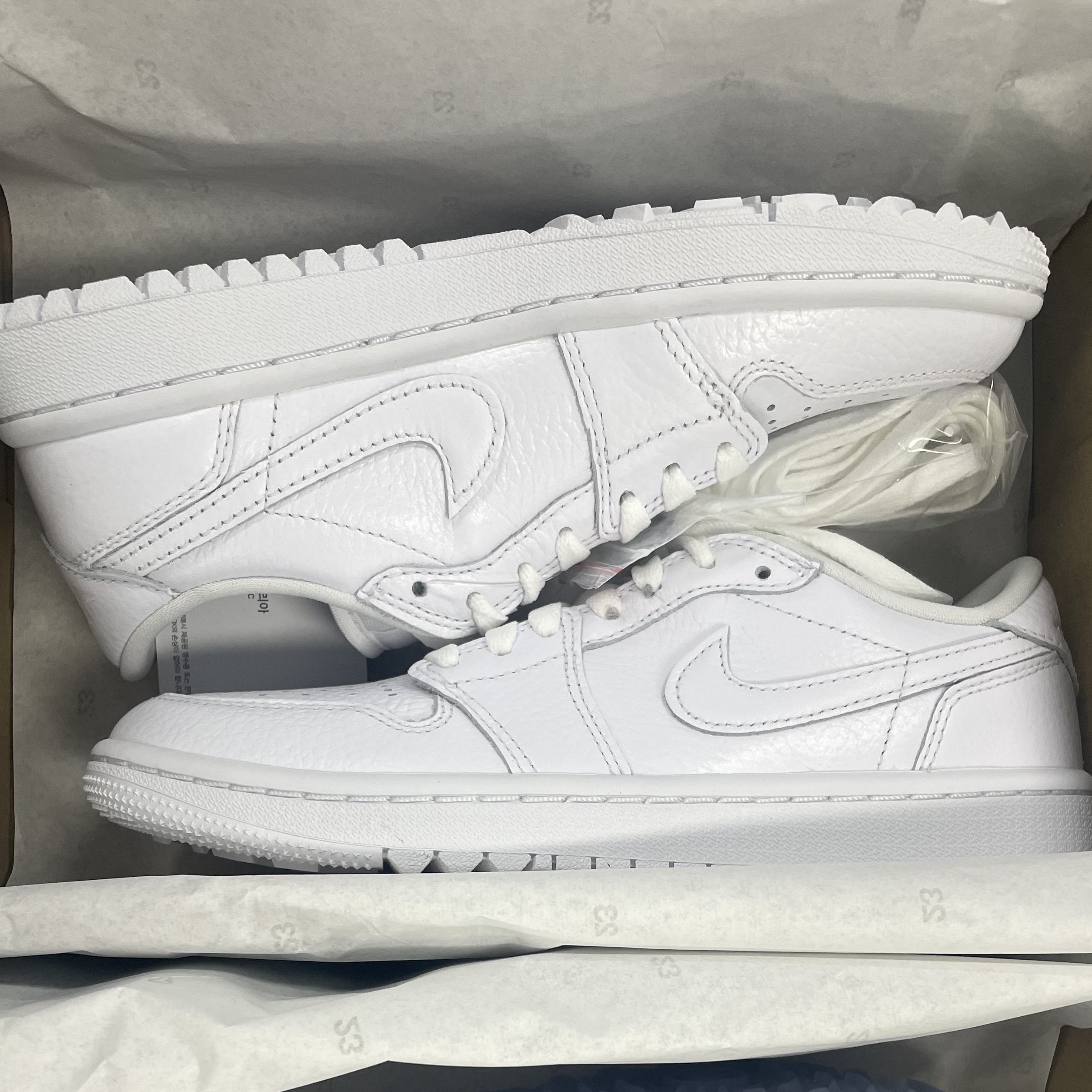 Jordan 1 Low Golf Triple White 착용 스타일