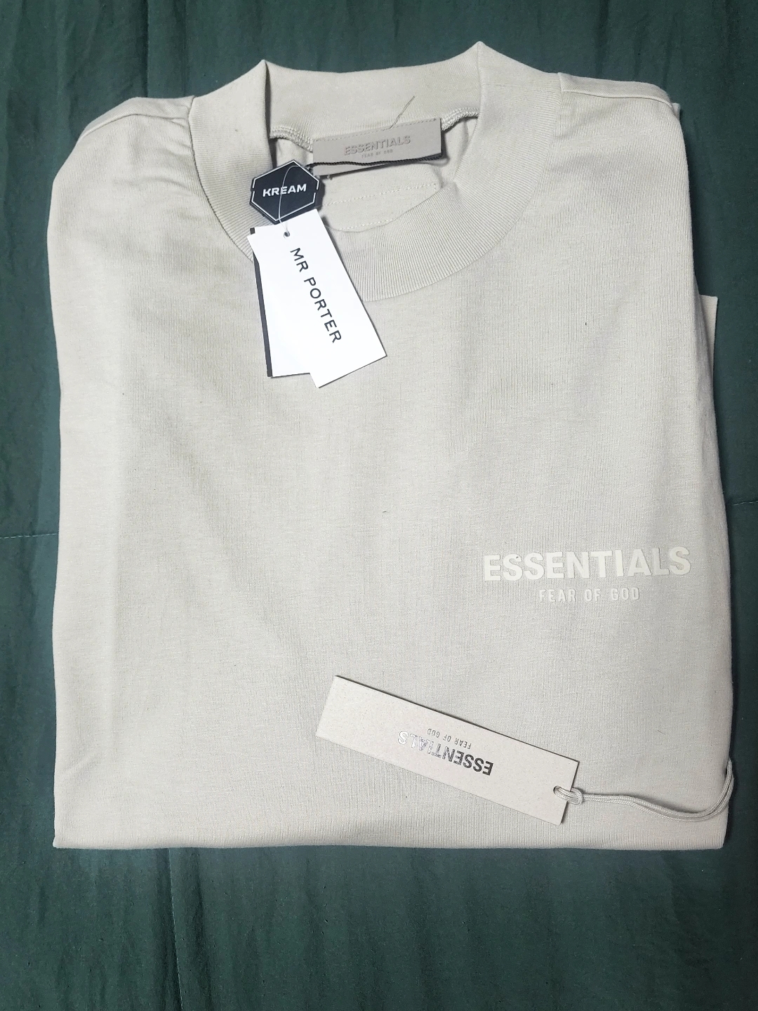 Essentials T-Shirt Wheat - 22SS 착용 스타일