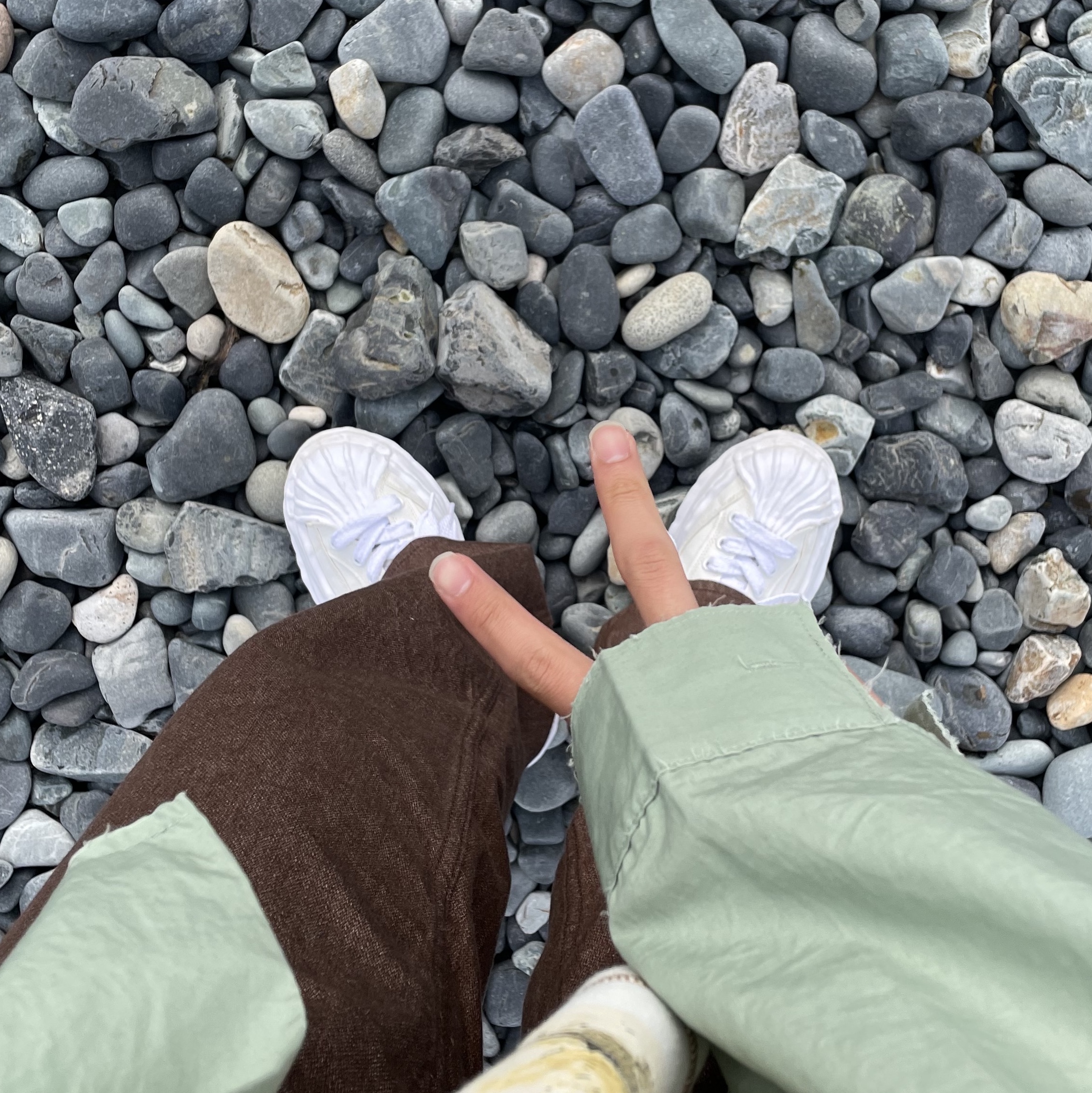 Maison Mihara Yasuhiro Blakey OG Sole Canvas Low-top Sneakers White 착용 스타일 - 2