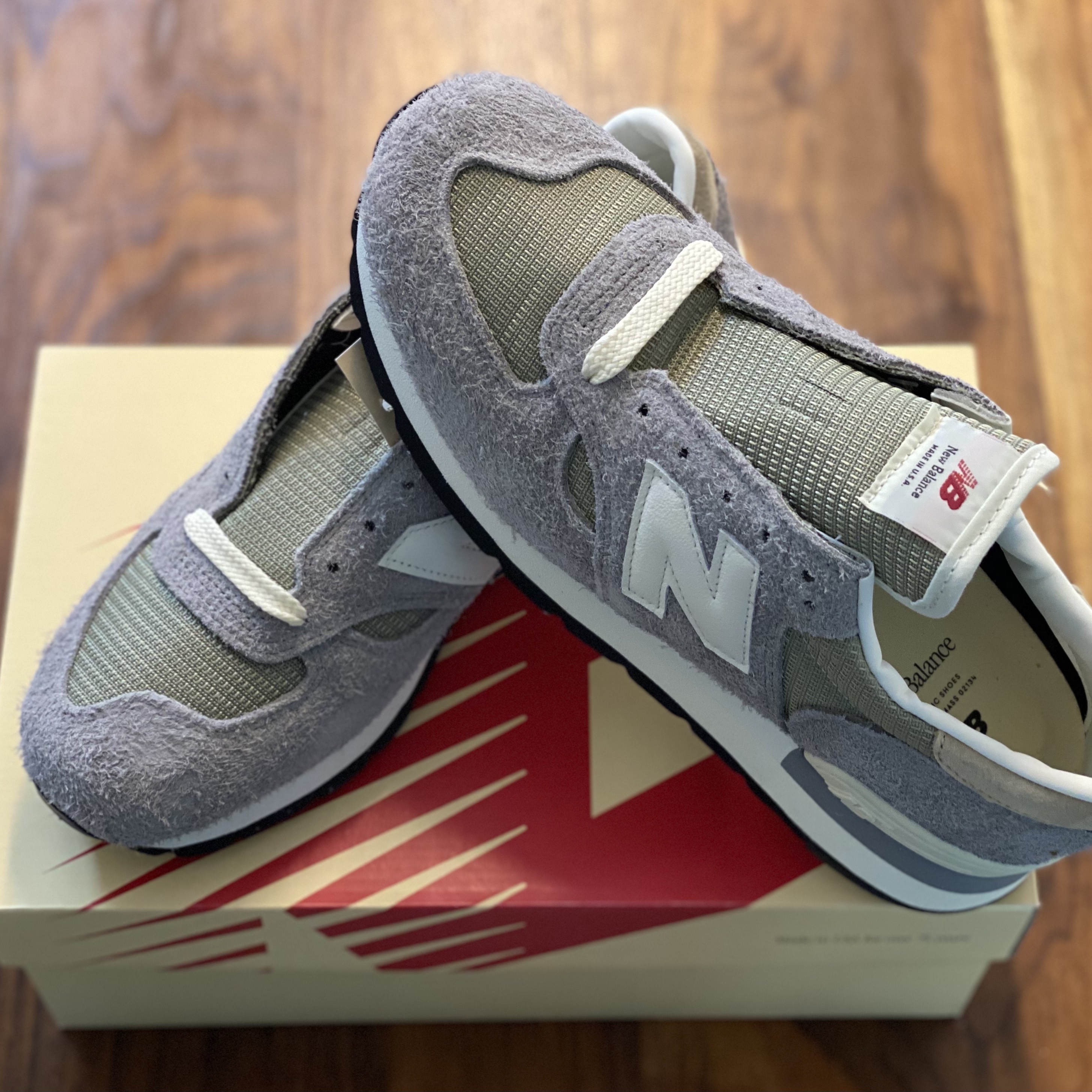 New Balance 990v1 Made in USA Marblehead Incense 착용 스타일 - 2