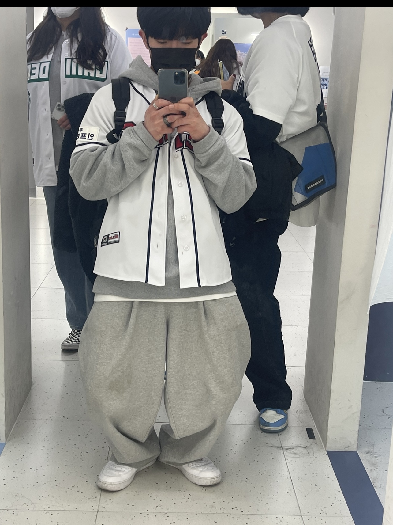 Stussy Stock Logo Embroidered Hood Grey Heather - 21FW, Nike x Supreme Air Force 1 Low White 착용 스타일