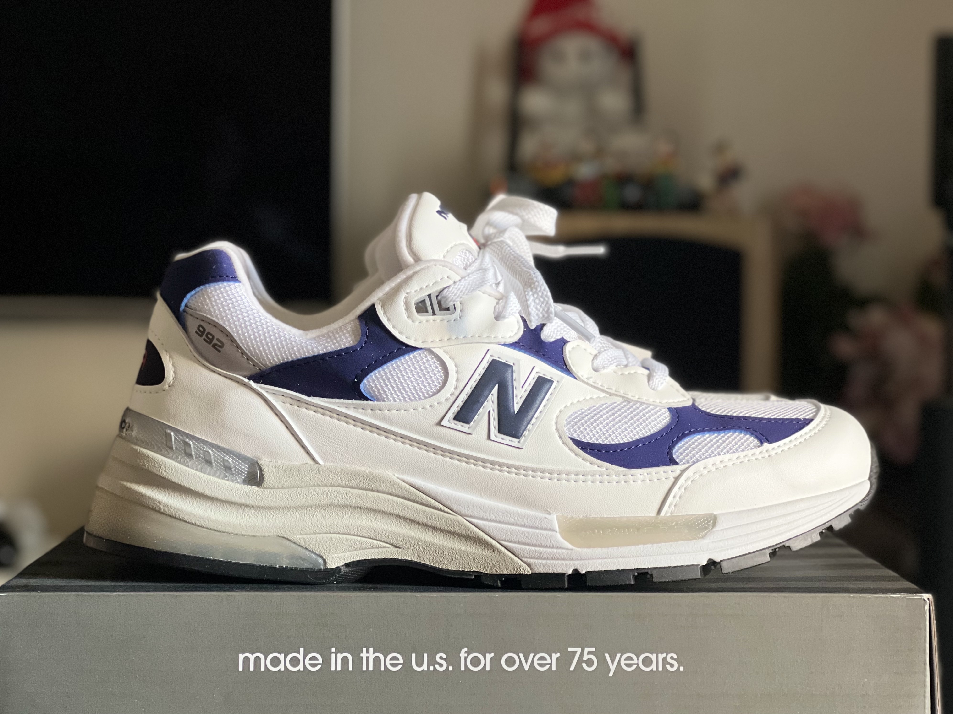 New Balance 992 Made in USA White Navy 착용 스타일
